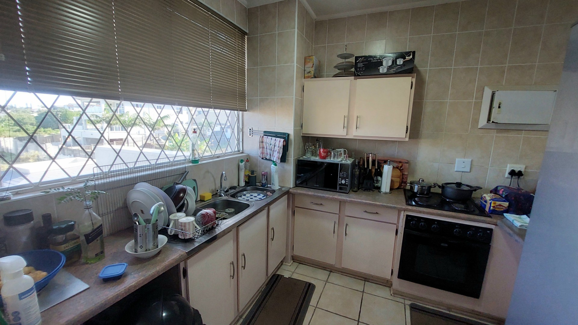 Coastal Comfort and Sea Views Near Stunning Beaches
