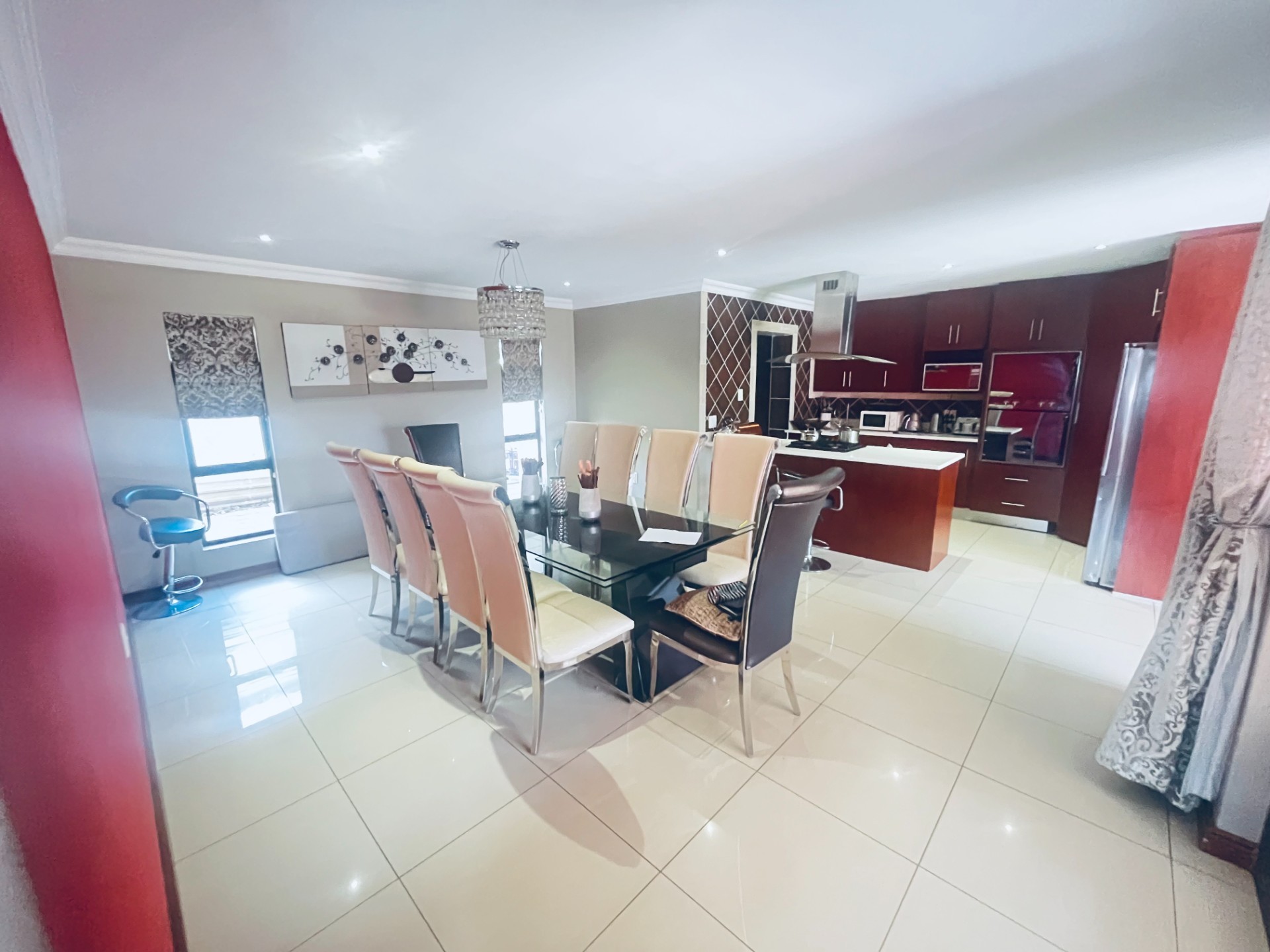 6 Bedroom House For Sale in Theresapark, Akasia