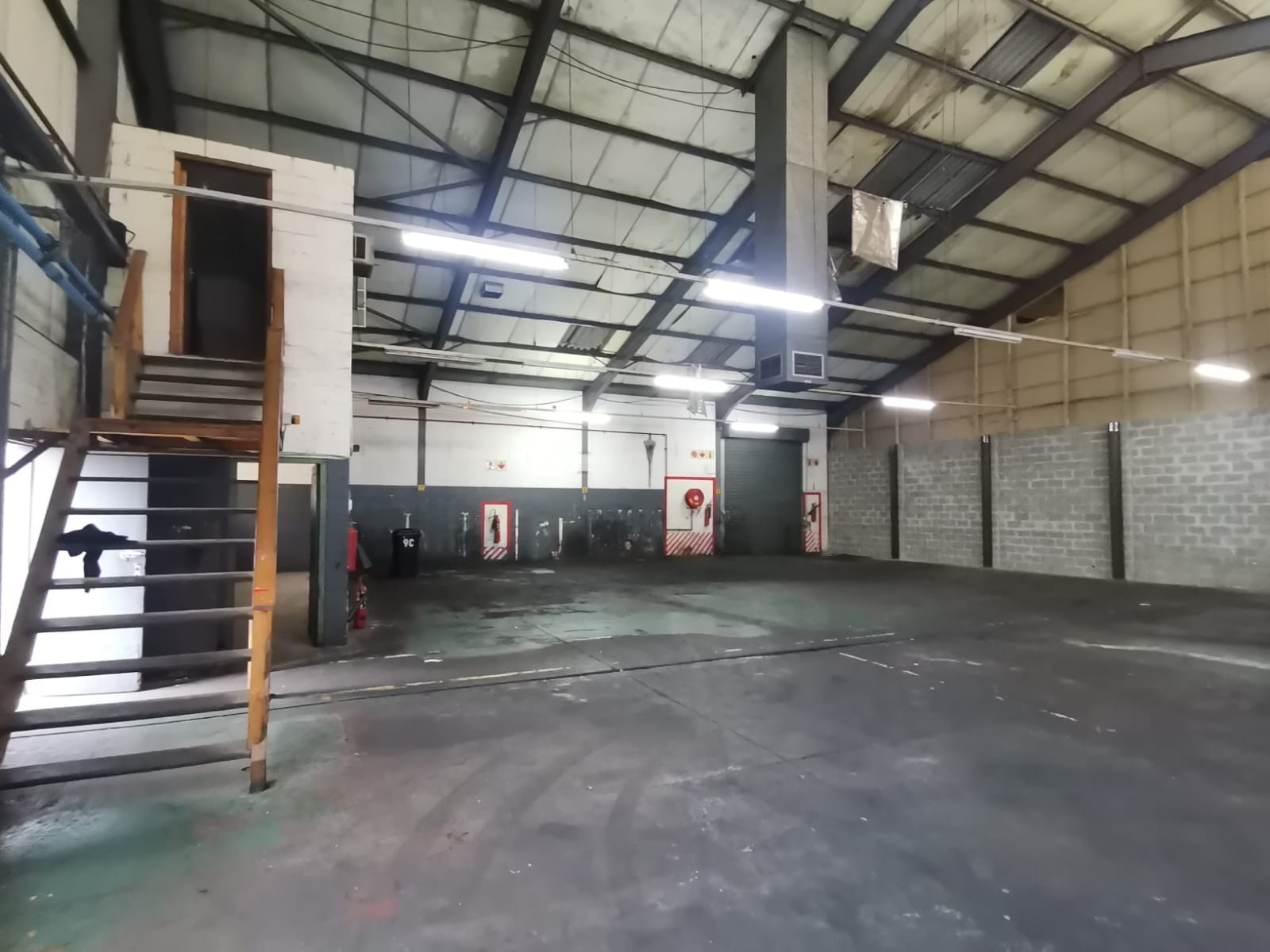Industrial Warehouse to Let in Dal Josafat, Paarl