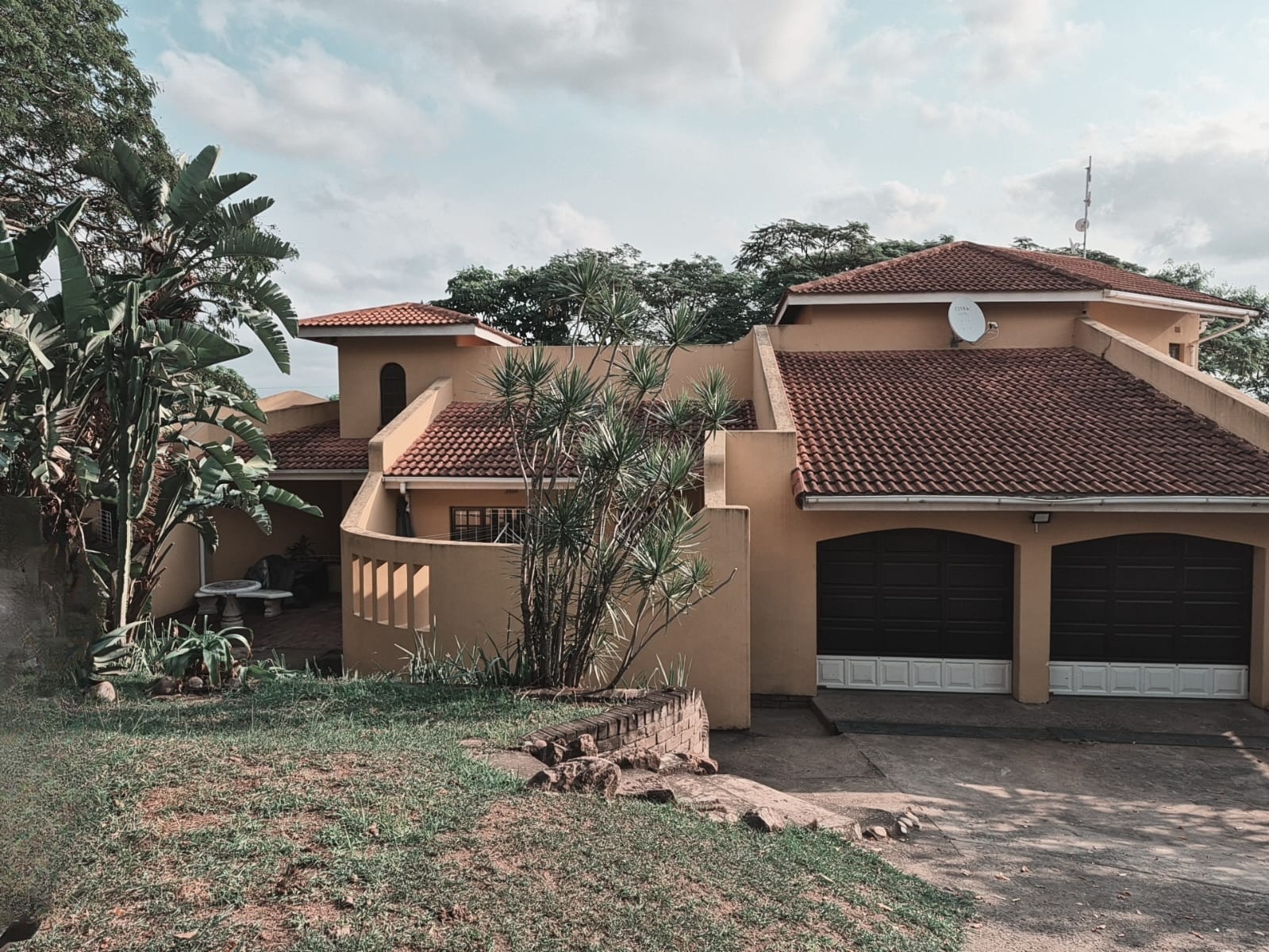 Elegant Multi-Level Family Home in a Peaceful Cul-de-Sac
