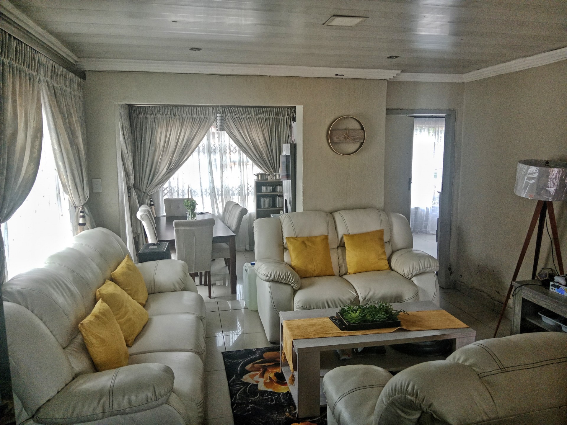 Modern House To Rent in Karenpark, Akasia. Primium and Best Location