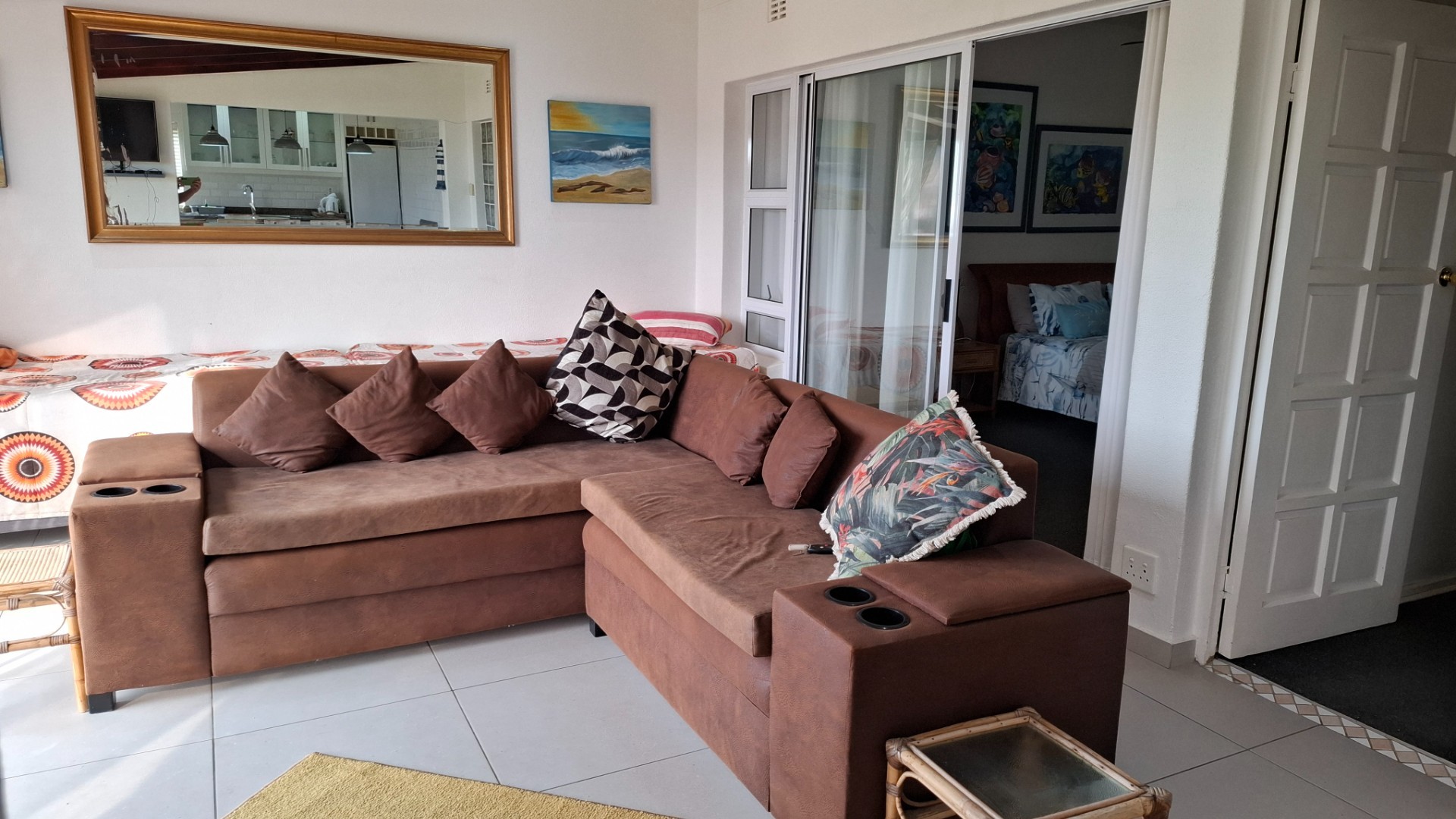 SHELLY BEACH : COMFORTABLE FURNSIHED THREE BEDROOM UNIT WITH 180 DEGREES SEAVIEW
