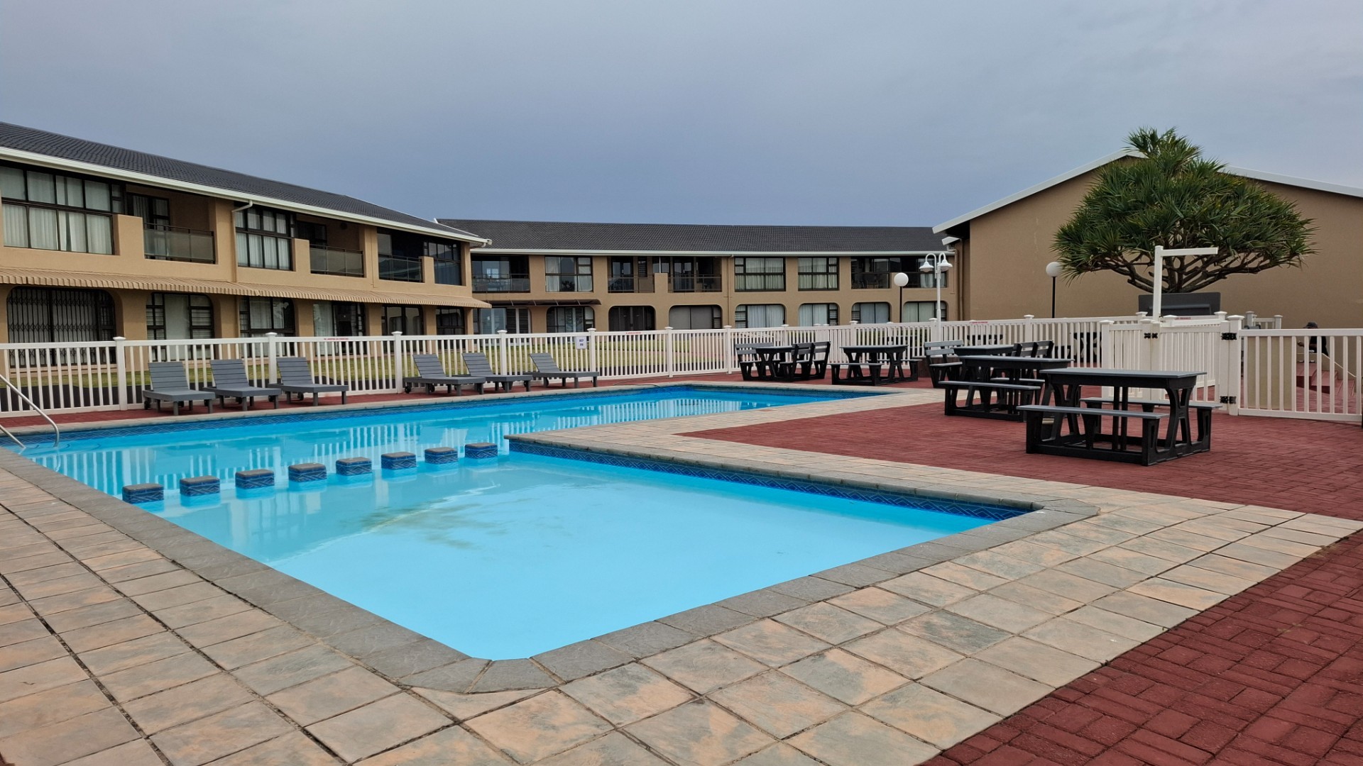 SHELLY BEACH STUNNING TWO BEDROOM UNIT WITH SEAVIEWS