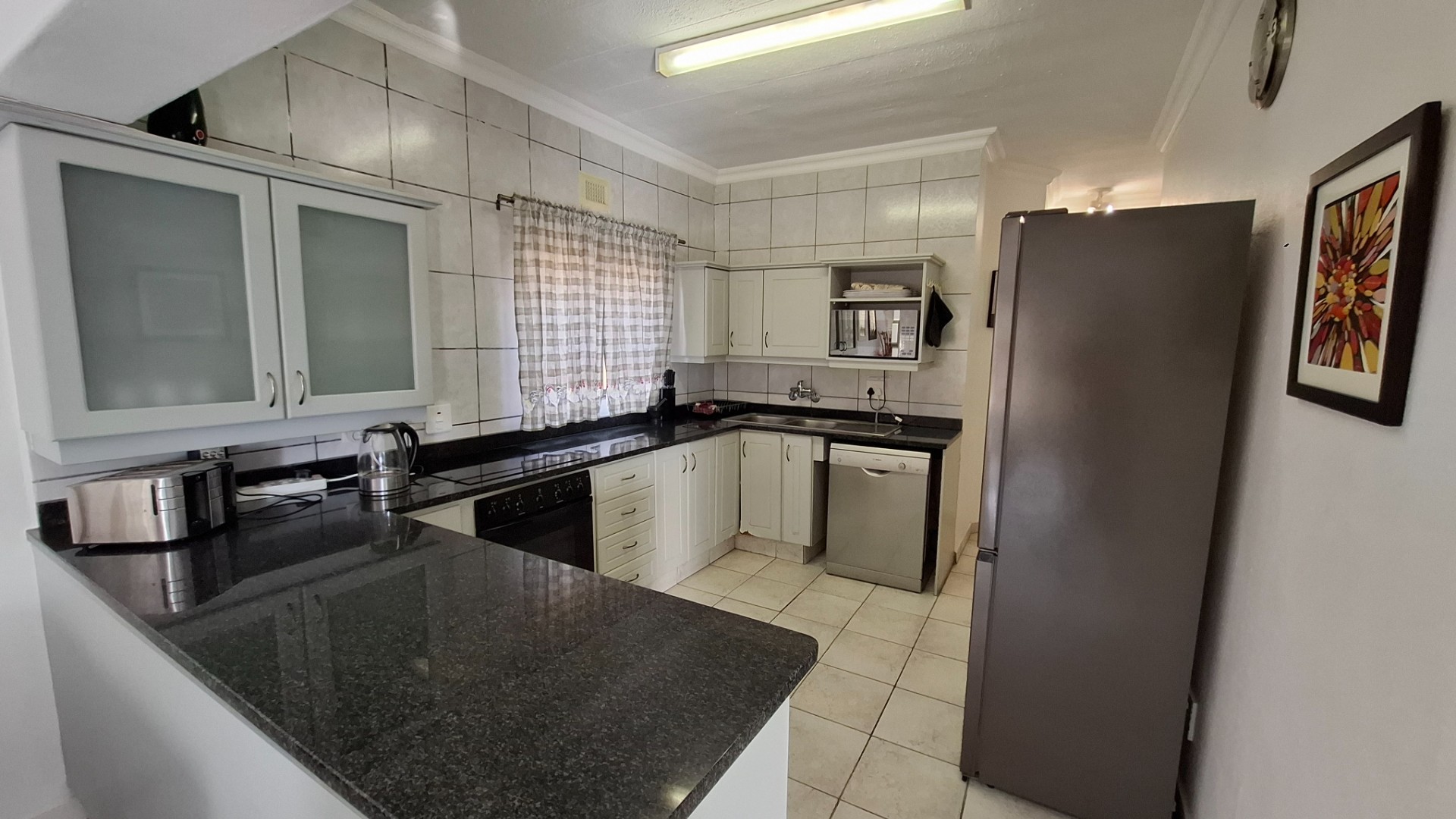 SHELLY BEACH STUNNING TWO BEDROOM UNIT WITH SEAVIEWS
