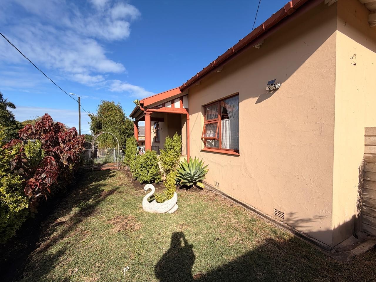 Investor's Dream on a Large 1,011m² Erf with Multiple Income Opportunities