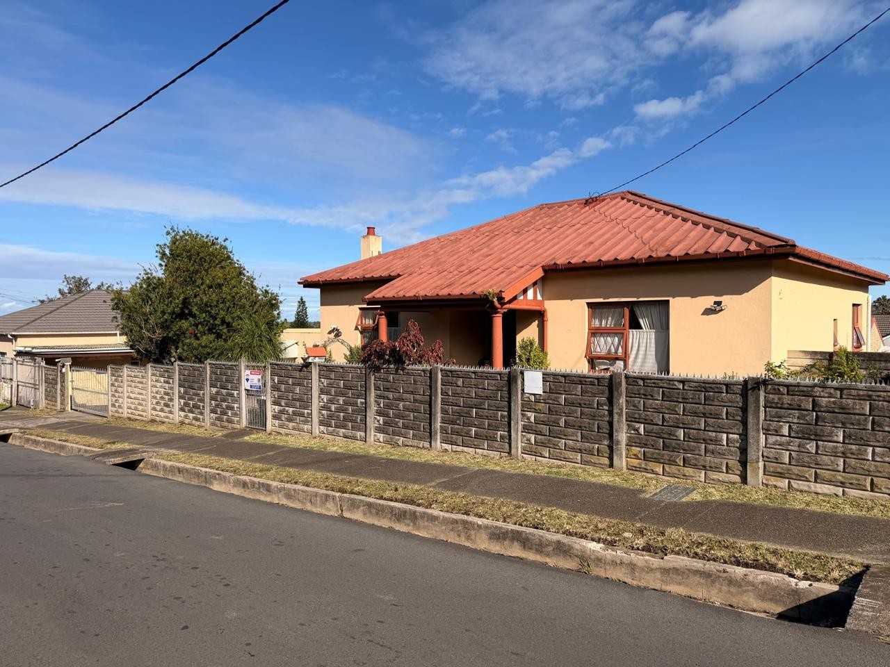 Investor's Dream on a Large 1,011m² Erf with Multiple Income Opportunities