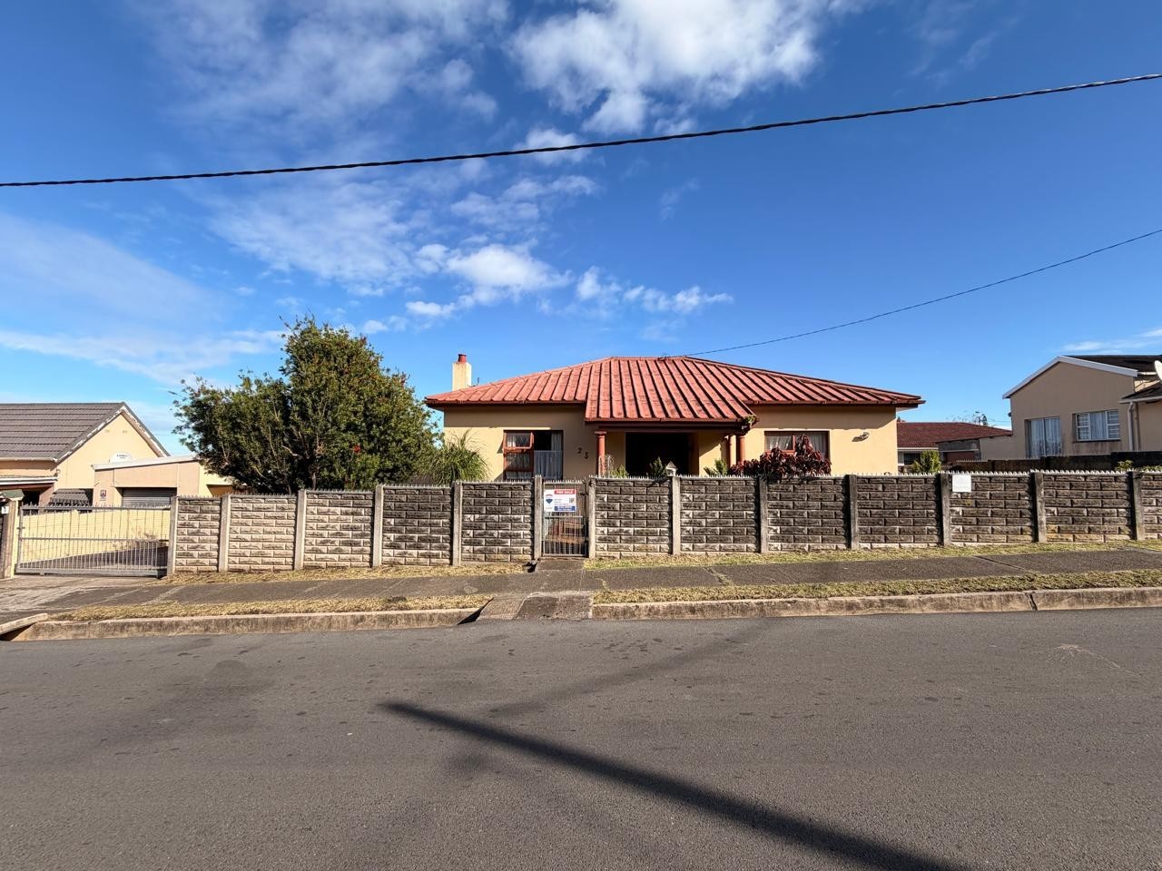 Investor's Dream on a Large 1,011m² Erf with Multiple Income Opportunities