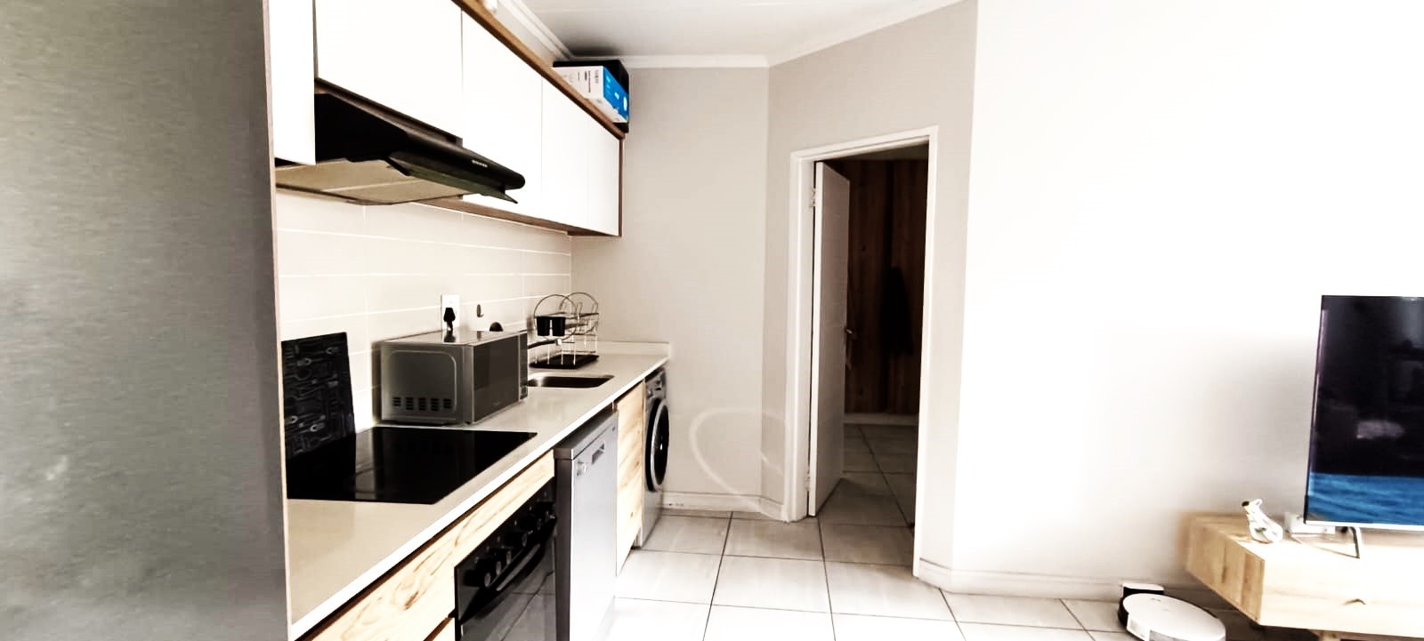 Apartment To Rent in Waterfall, Midrand