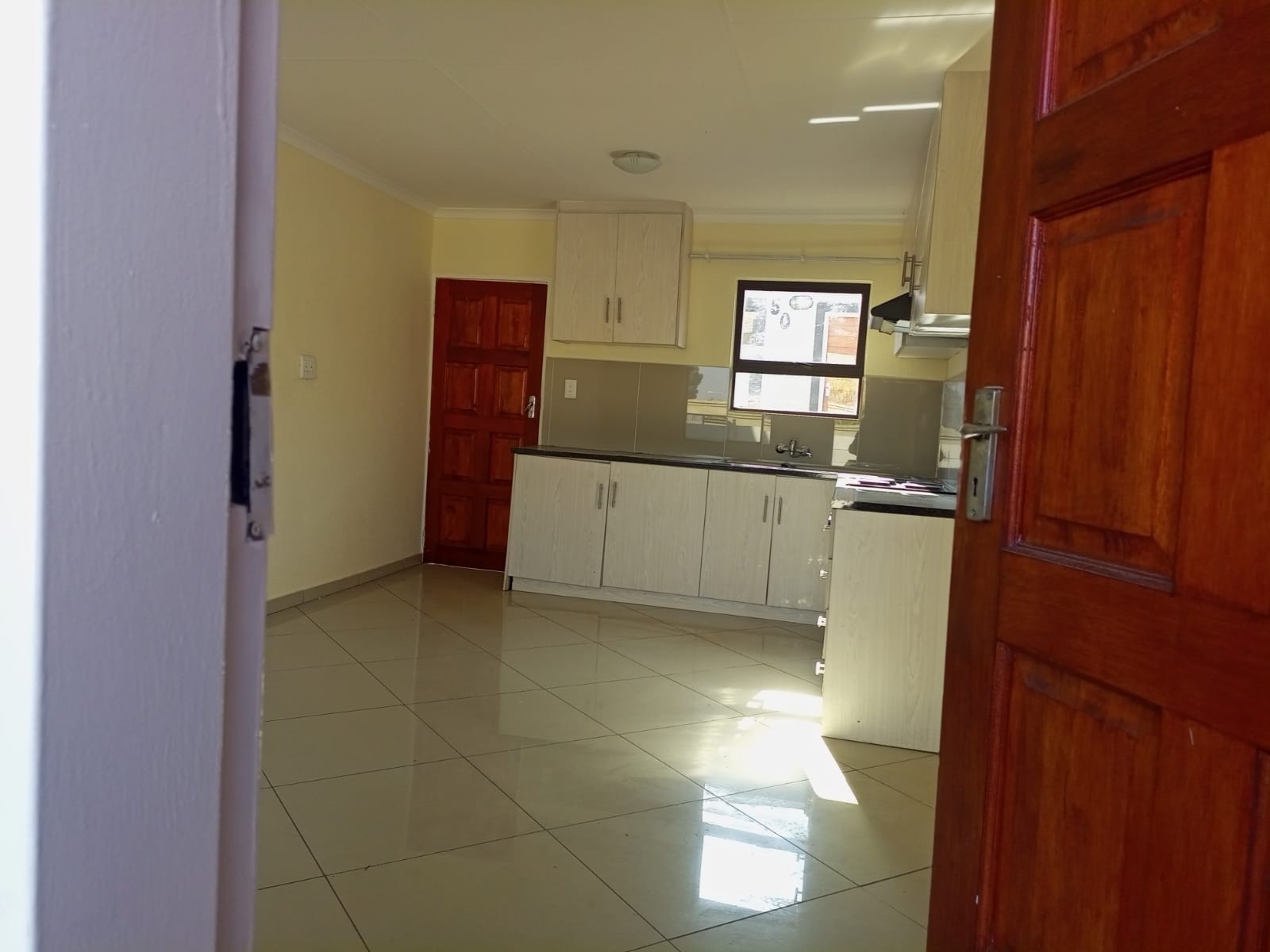 Townhouse For Sale in Chiawelo, Soweto