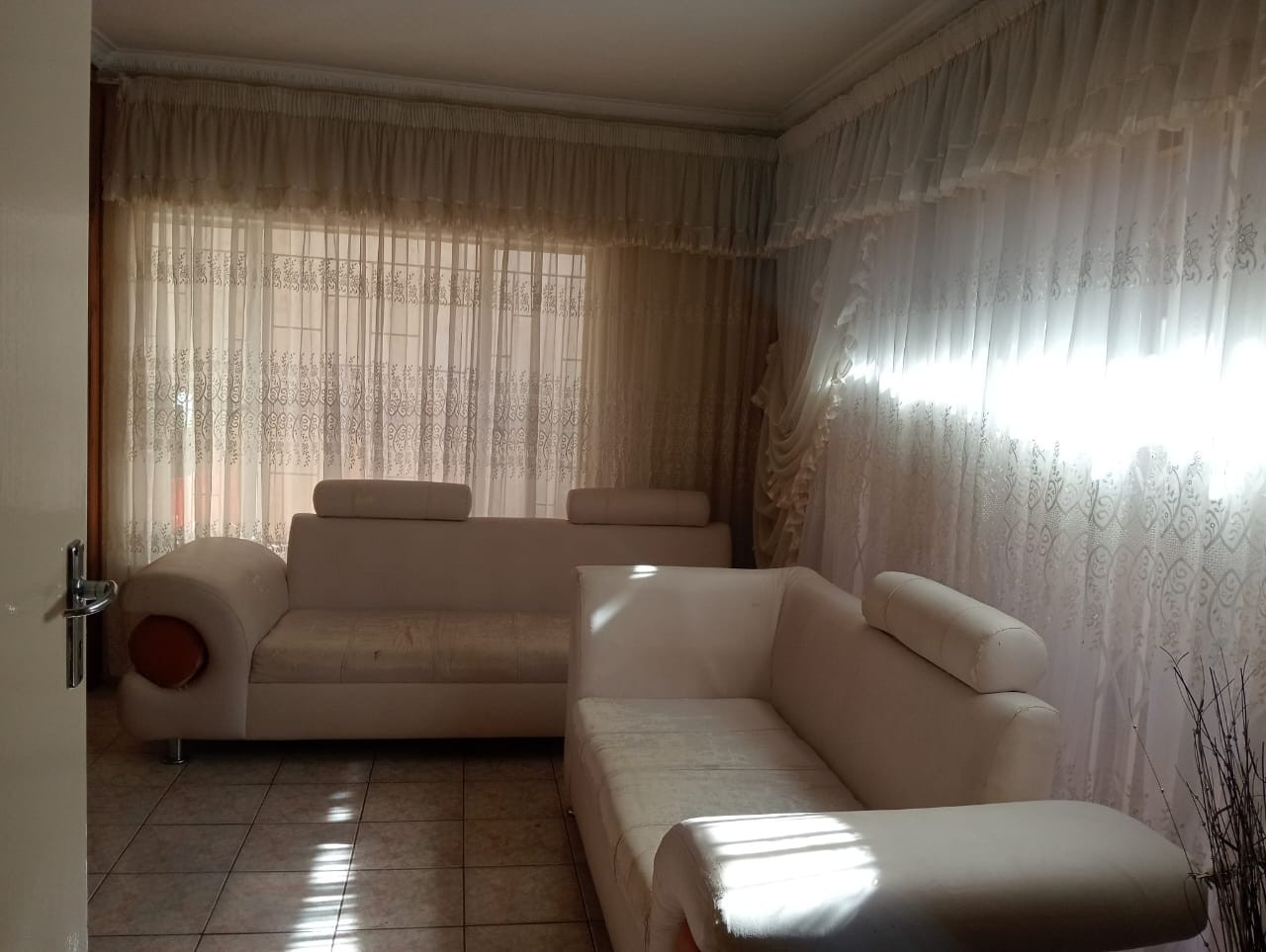 House For Sale in Diepkloof Ext, Diepkloof