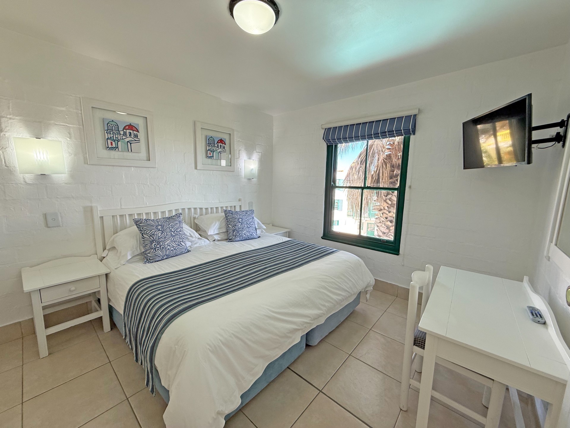 2 Bedroom, 2 Bathroom Apartment For Sale in Clup Mykonos, Langebaan