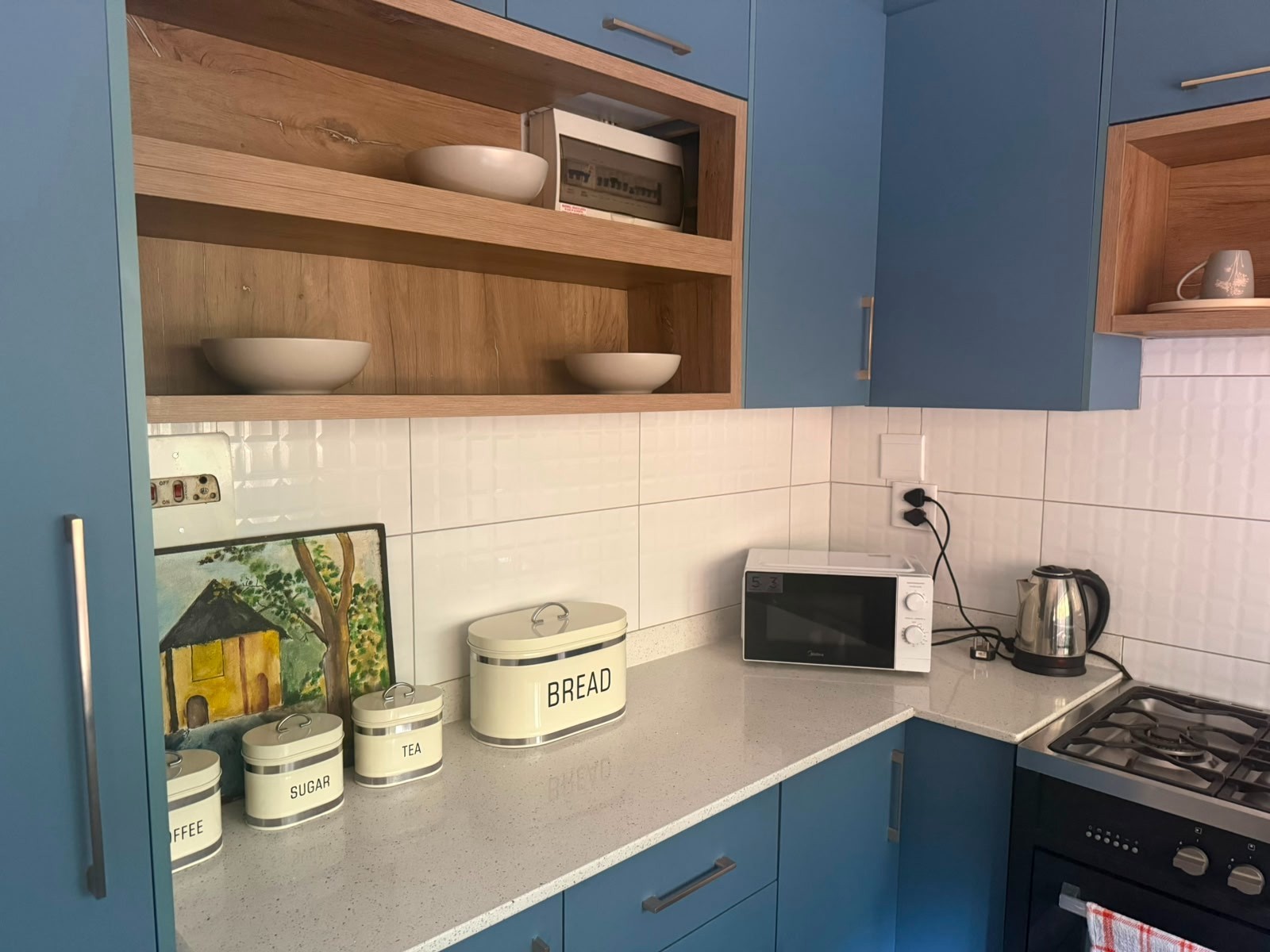 Rare find fully furnished 3 bedroom home in Glenmore