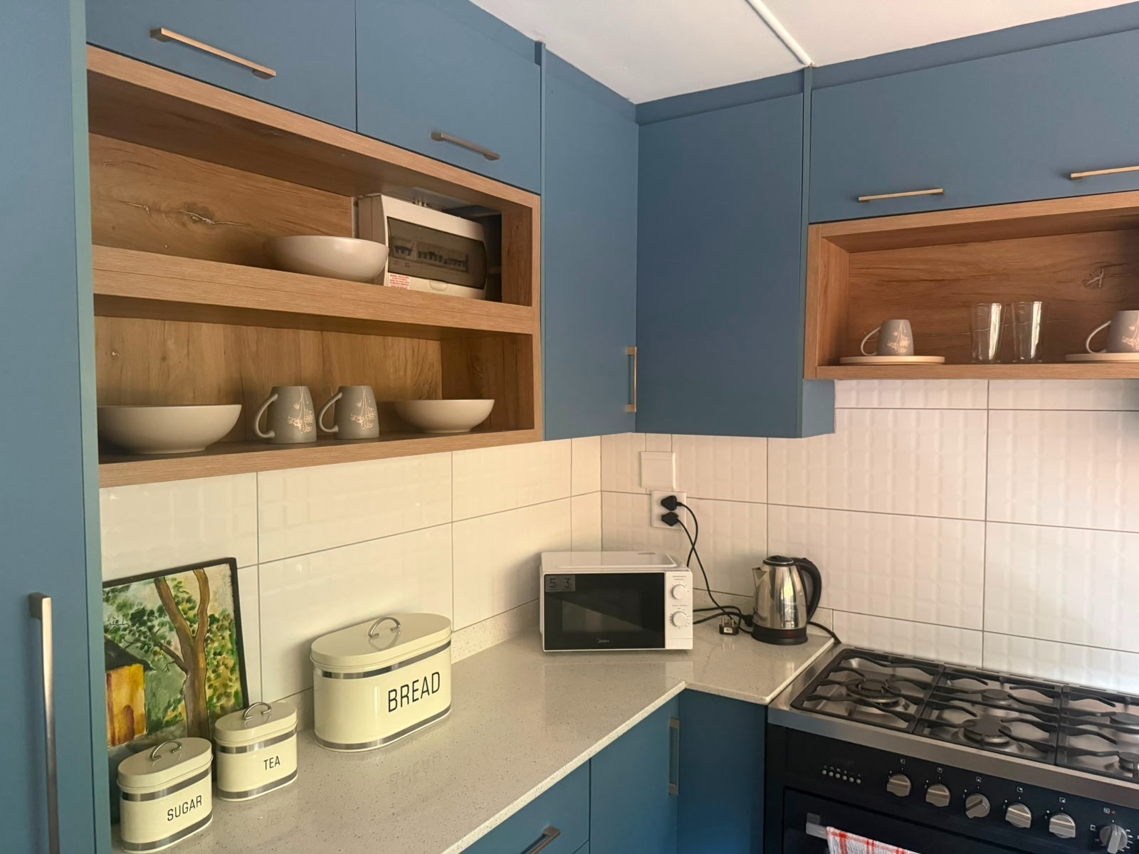 Rare find fully furnished 3 bedroom home in Glenmore