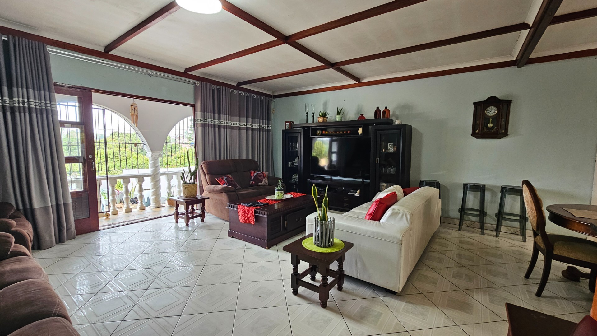 Spacious Family Home on Expansive Grounds with Scenic Views in Marburg