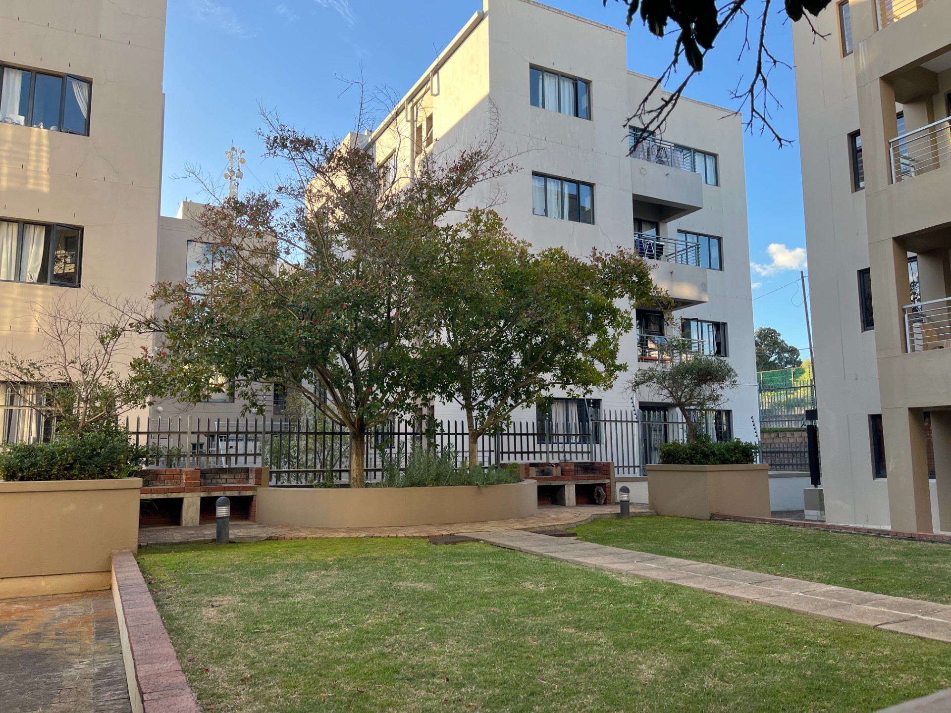 Apartment For Sale in Stellenbosch Central, Stellenbosch