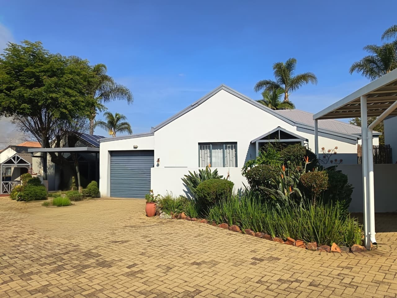 Solar-Powered 3 Bedroom Townhouse with Study, Pool and Private Garden in Moreleta Park