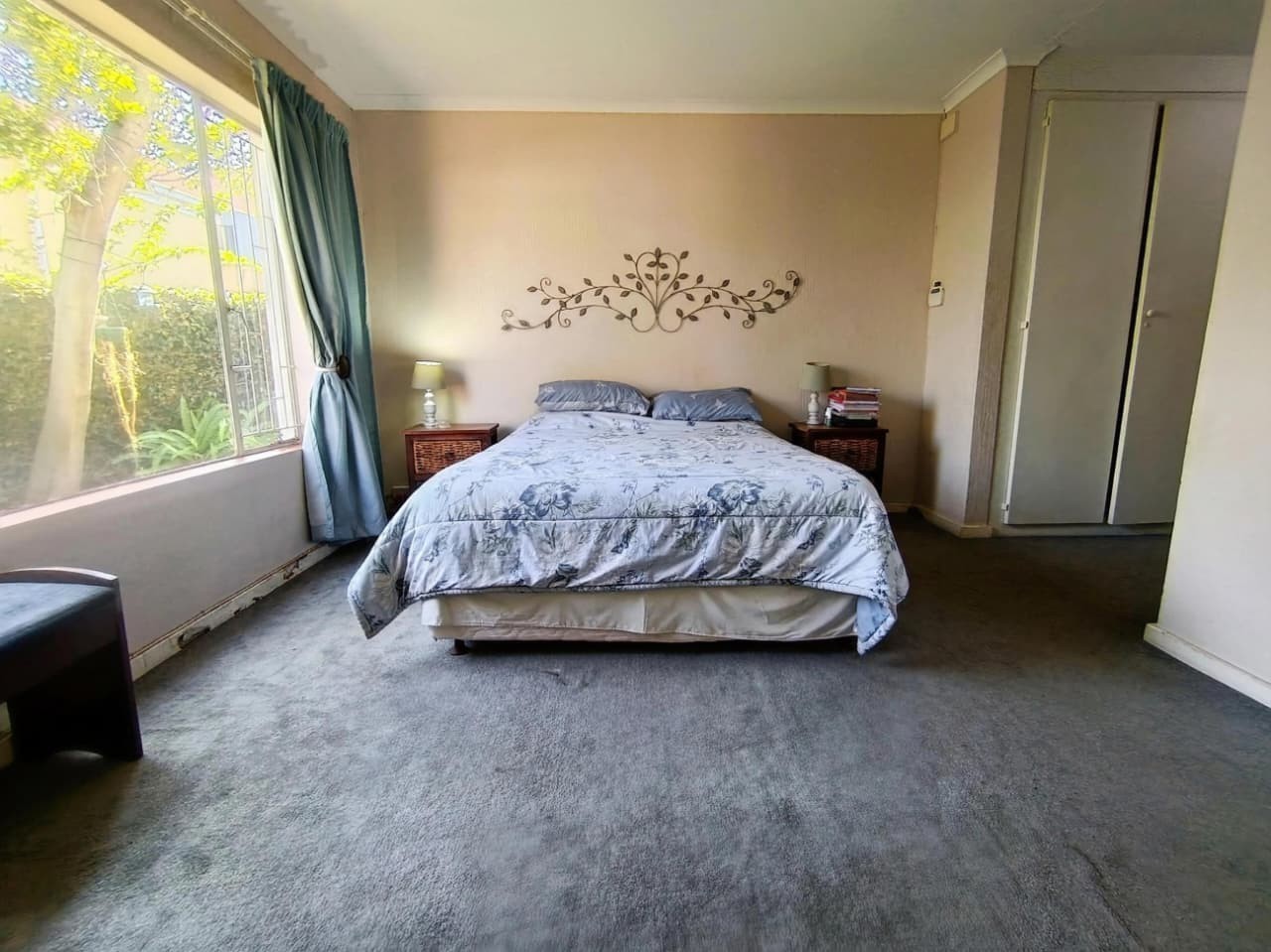 Solar-Powered 3 Bedroom Townhouse with Study, Pool and Private Garden in Moreleta Park