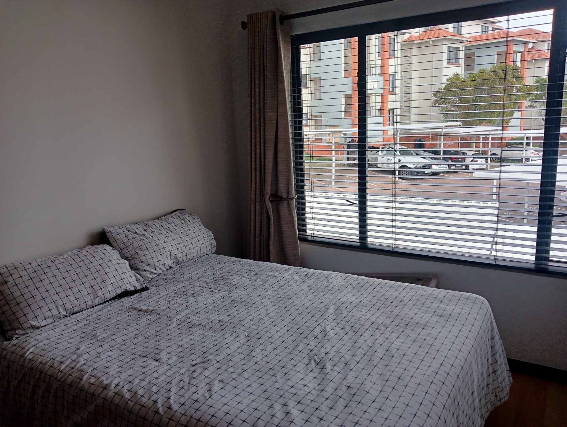 Modern, spacious 3 bedroom 2 bathroom apartment in secure estate