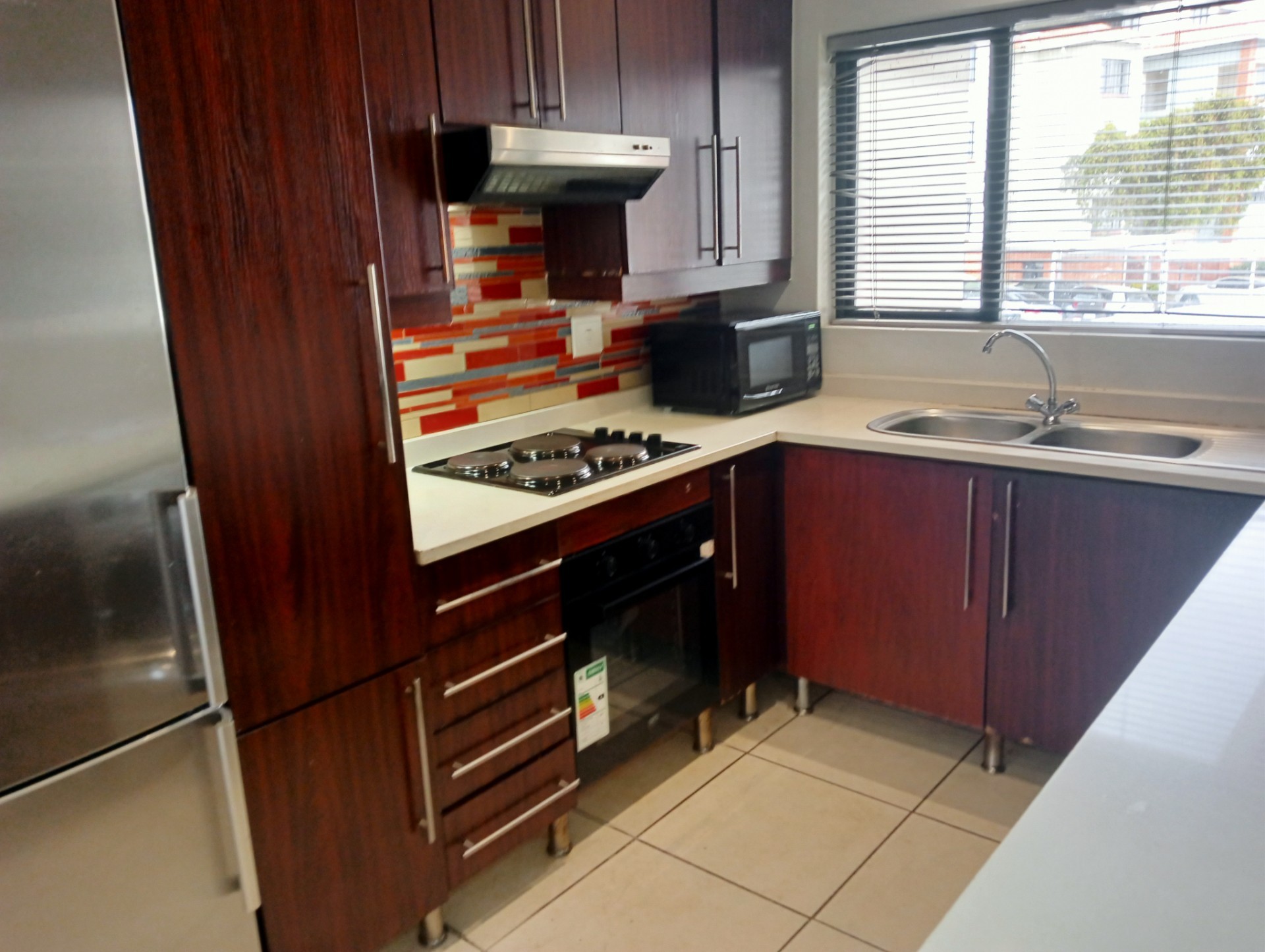 Modern, spacious 3 bedroom 2 bathroom apartment in secure estate