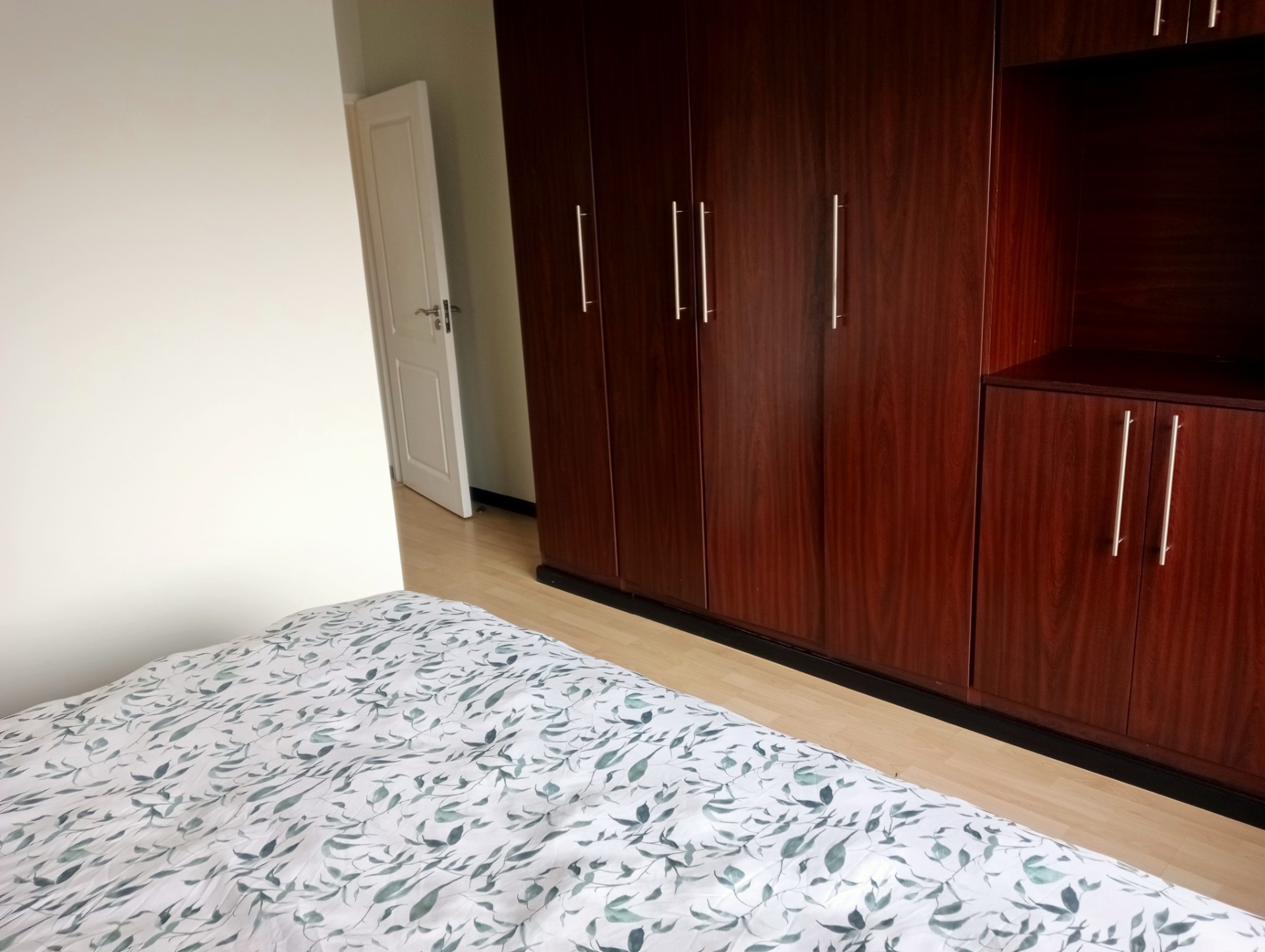 Modern, spacious 3 bedroom 2 bathroom apartment in secure estate