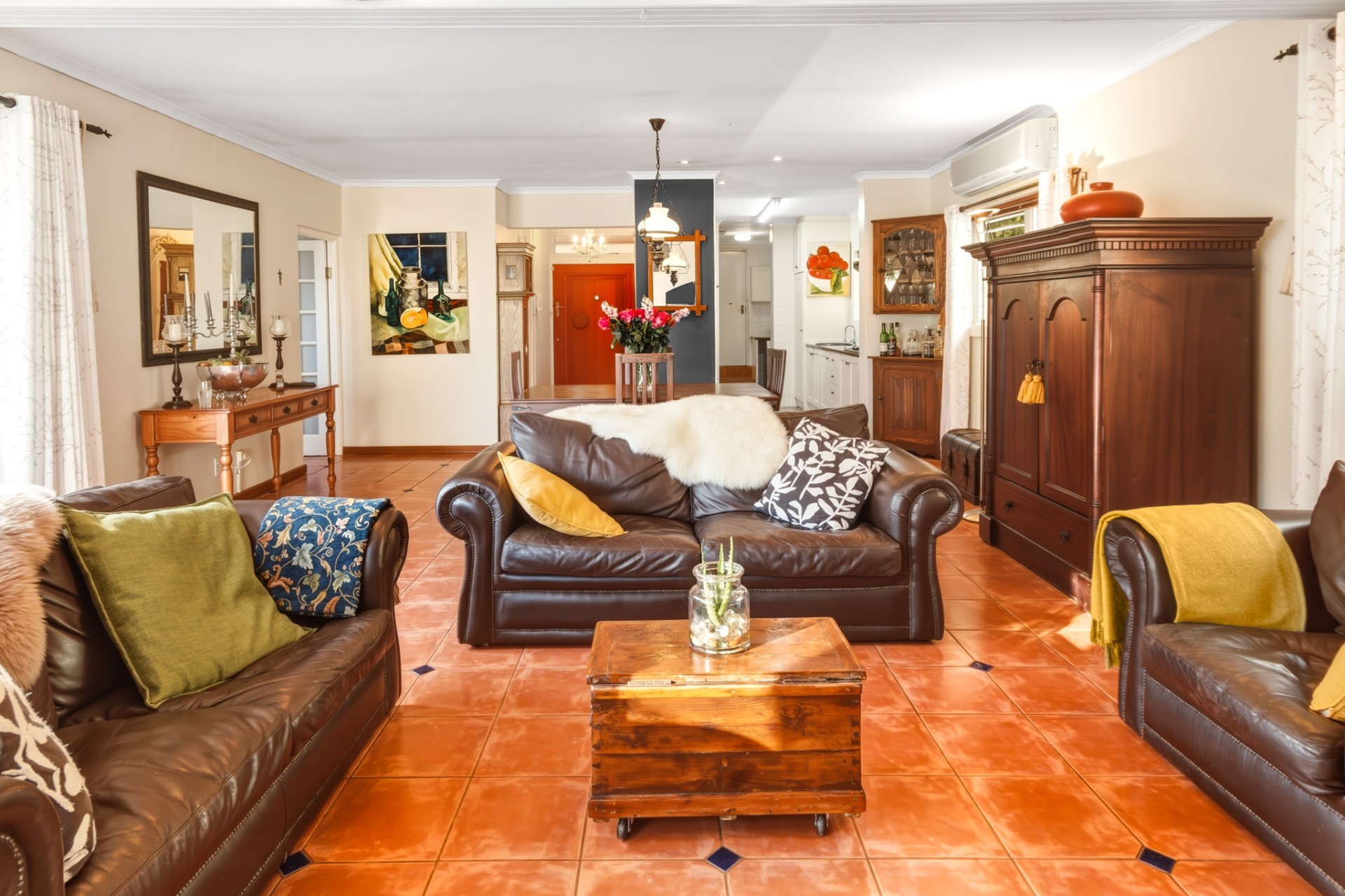 4 bed, 2.5 baths. An earthy brilliant family home set on the slopes of the Helderberg
