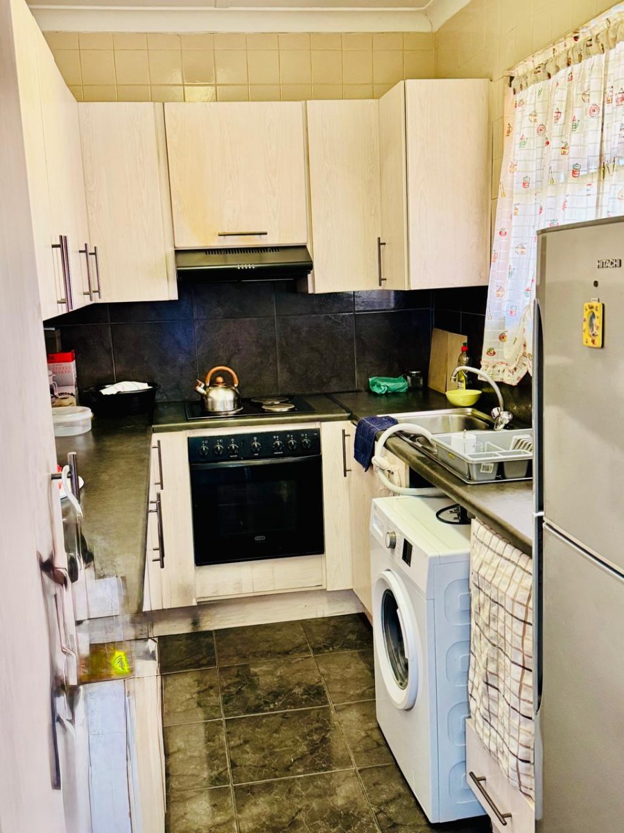 Urgent Apartment for Sale in Benoni Central, Benoni- Available Immediately