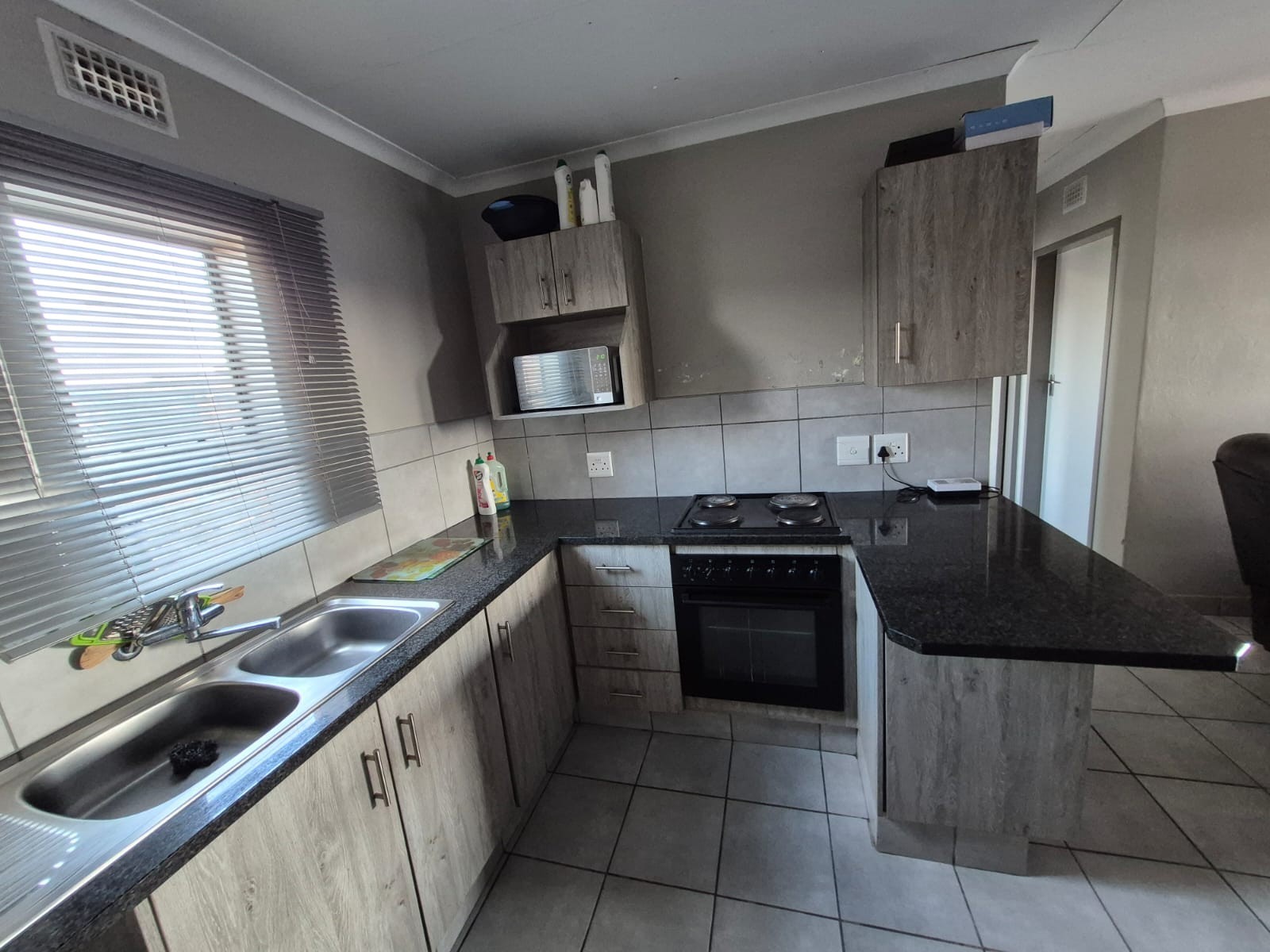 Modern 2-Bedroom Apartment For Sale in Heuweloord