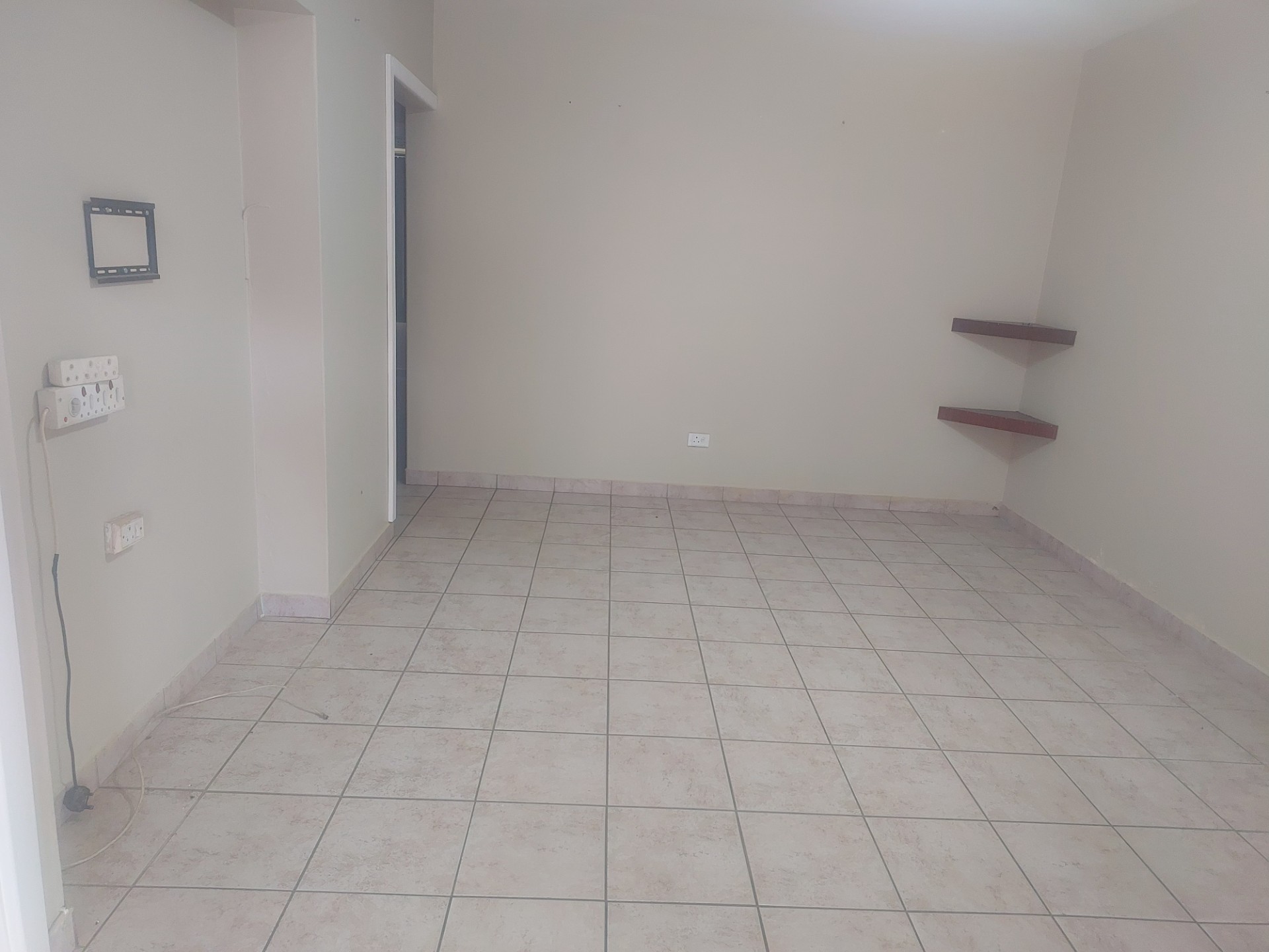 2 BEDROOM TOWNHOUSE FOR SALE