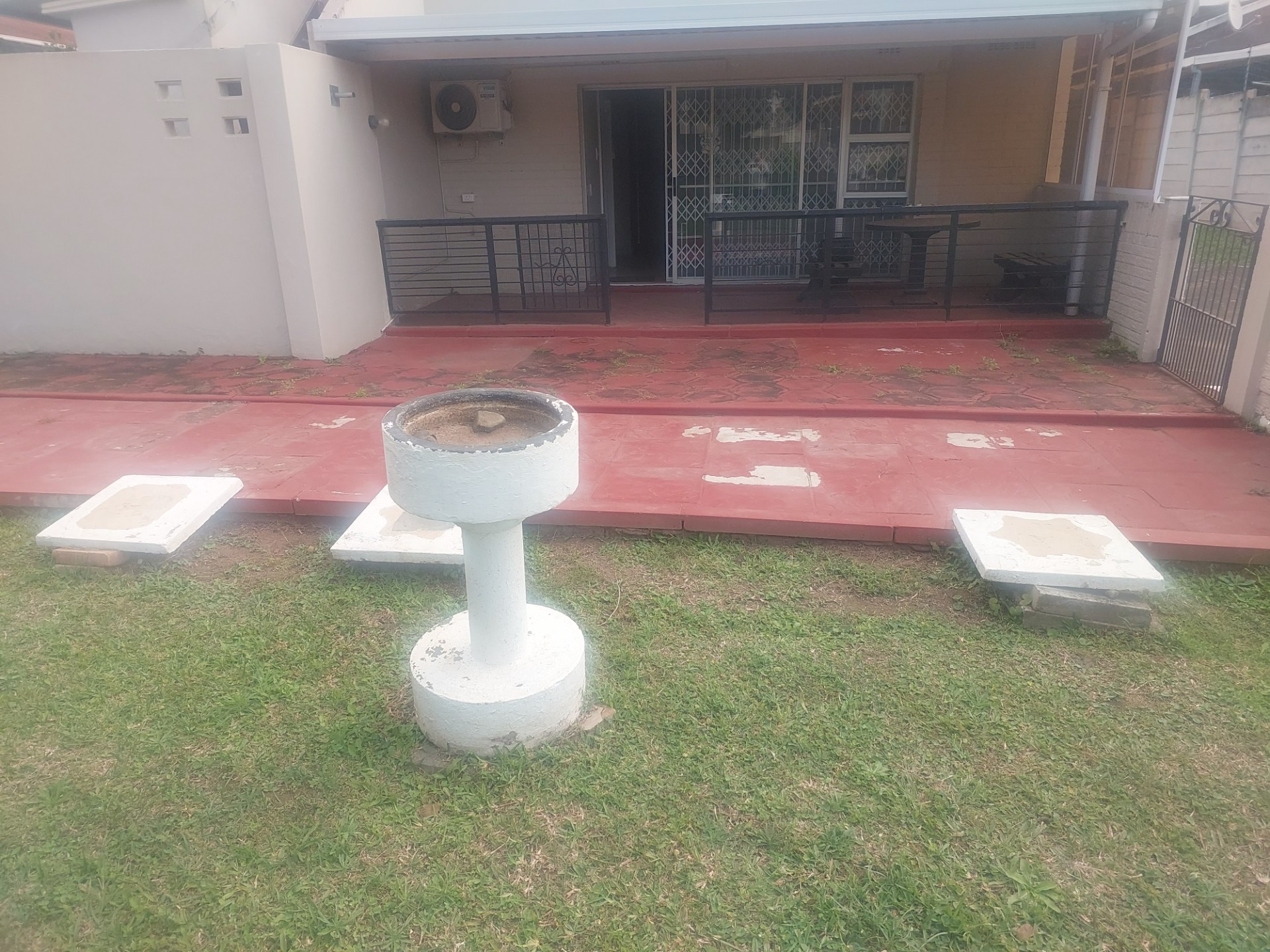2 BEDROOM TOWNHOUSE FOR SALE