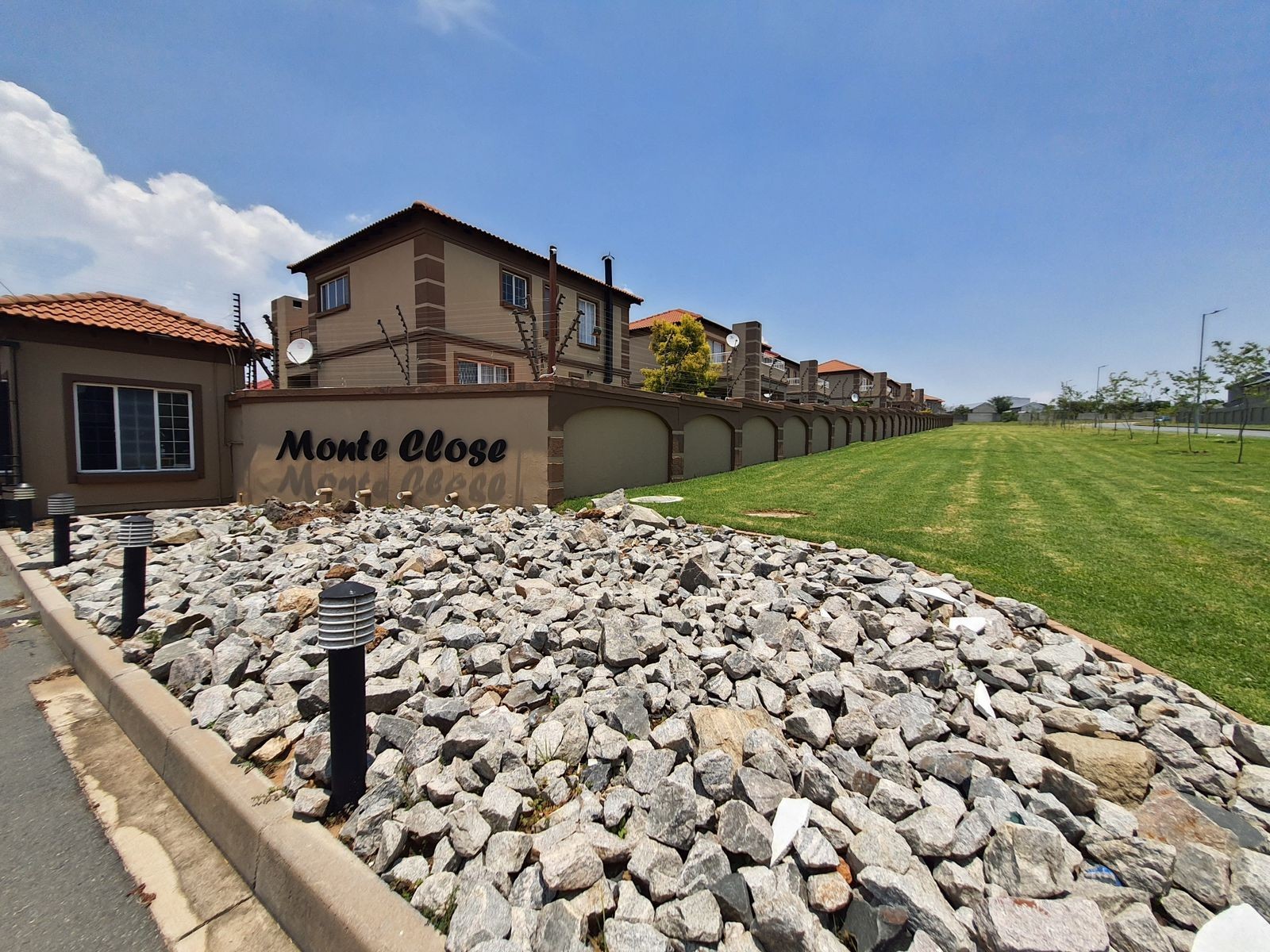 3 Bedroom ,2 Bathroom House for rent in Noordwyk