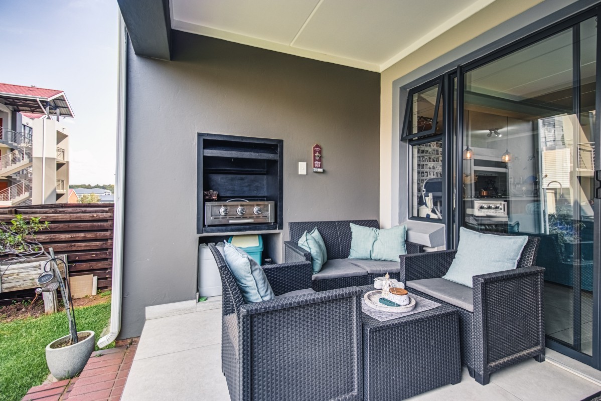 Modern, 3 Bedroom 2 bathroom garden apartment in a secure estate