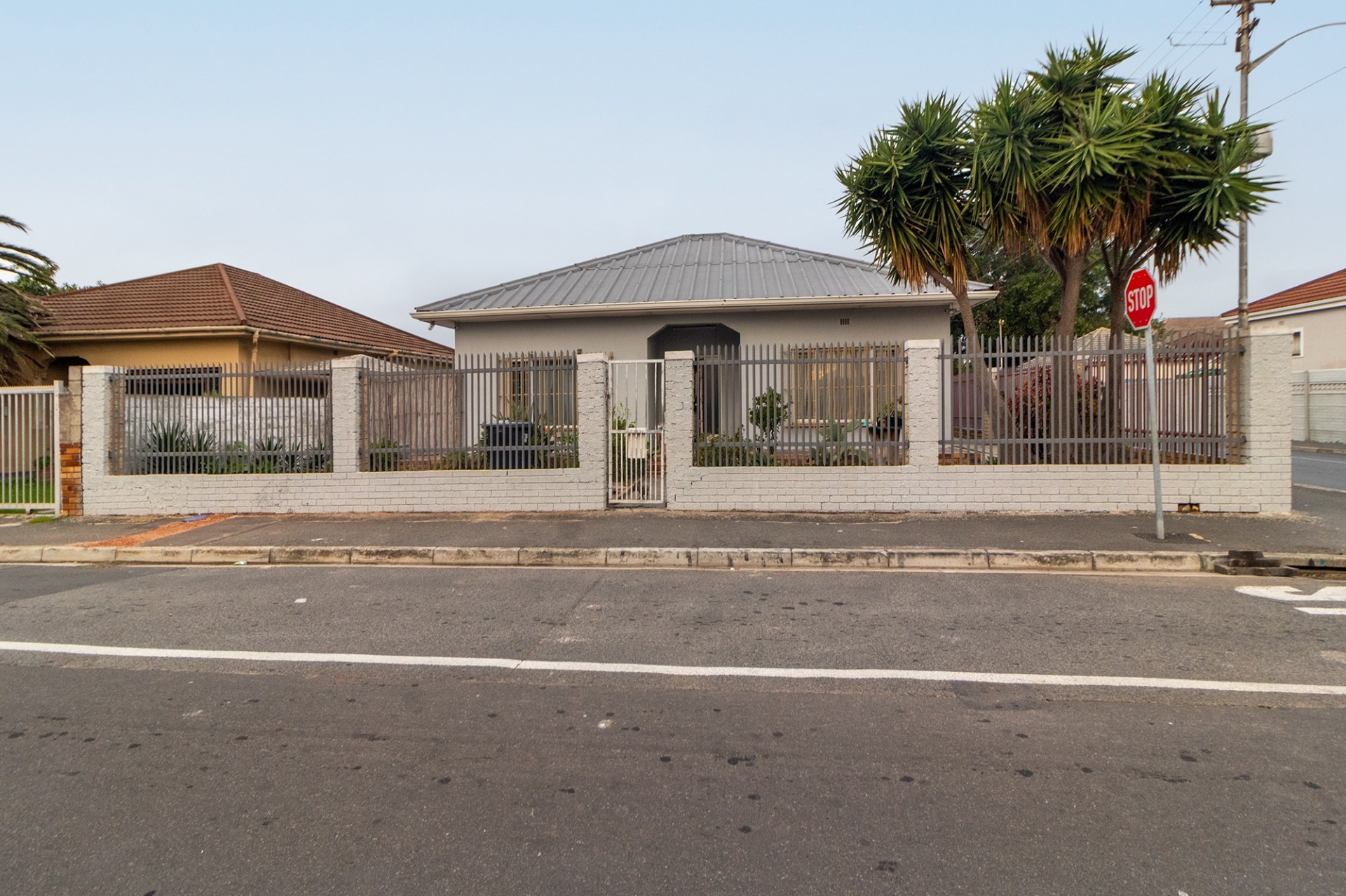 Spacious 3 Bedroom Family Home with Study on a Corner Erf for sale in Glenlily, Parow