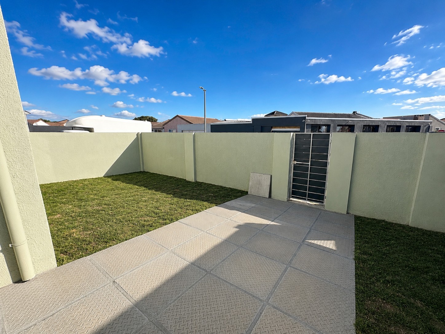 Fully Renovated Family Home with Designer Kitchen, Bathroom and 4-Car Garage, Rondevlei Park