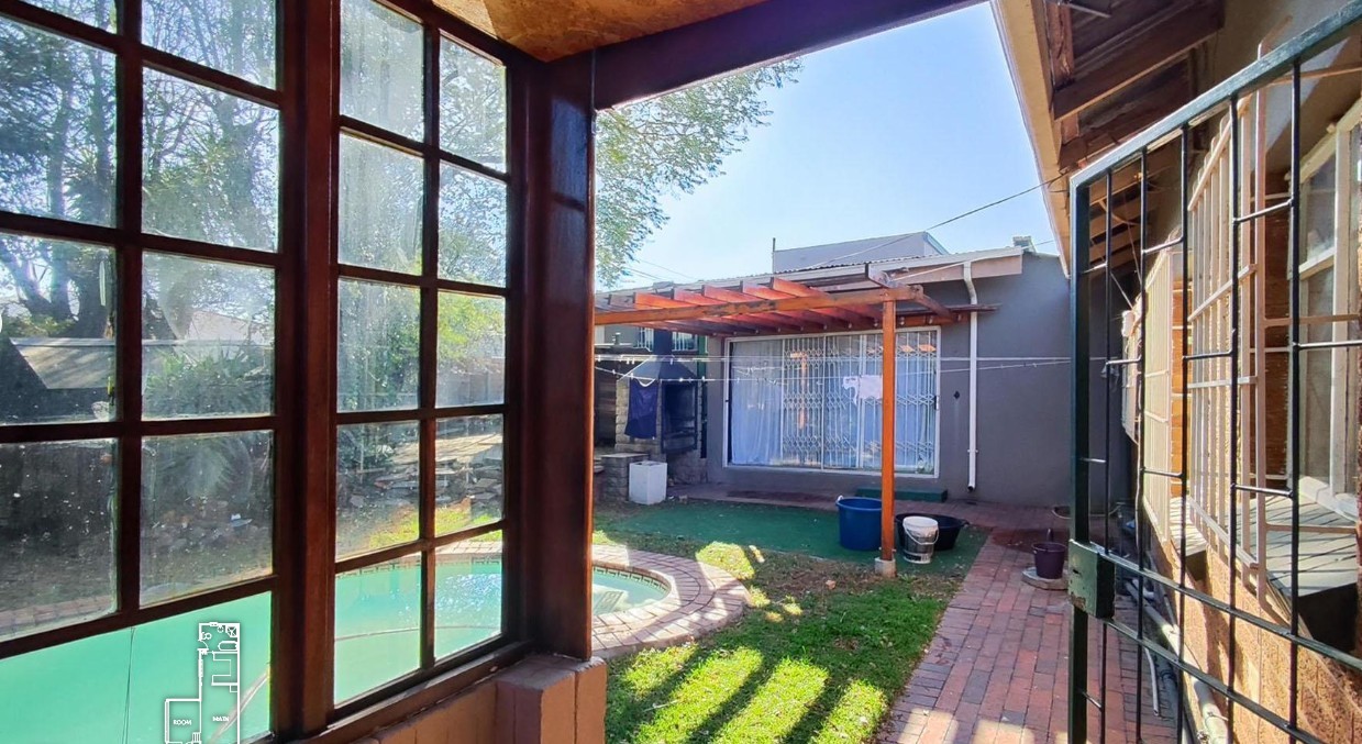Spacious 4-Bedroom Family Home with Pool | Prime Location
