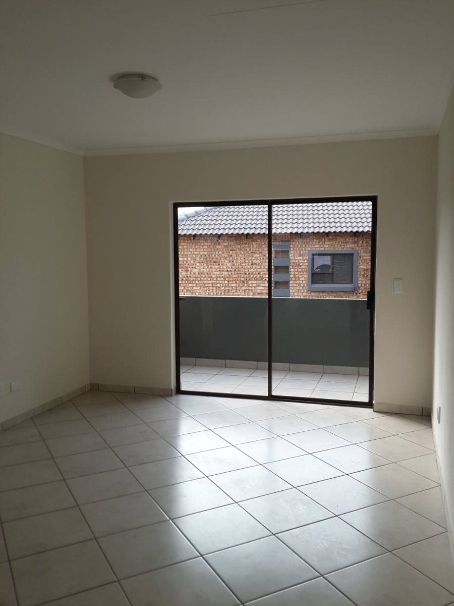 Modern, Stylish and Move In Ready Apartment with Built In Braai