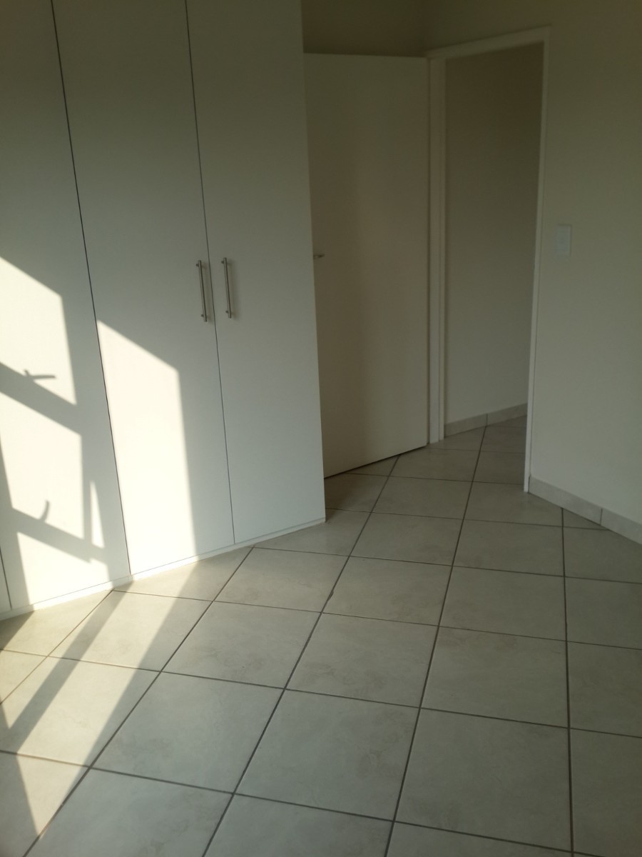 Modern, Stylish and Move In Ready Apartment with Built In Braai