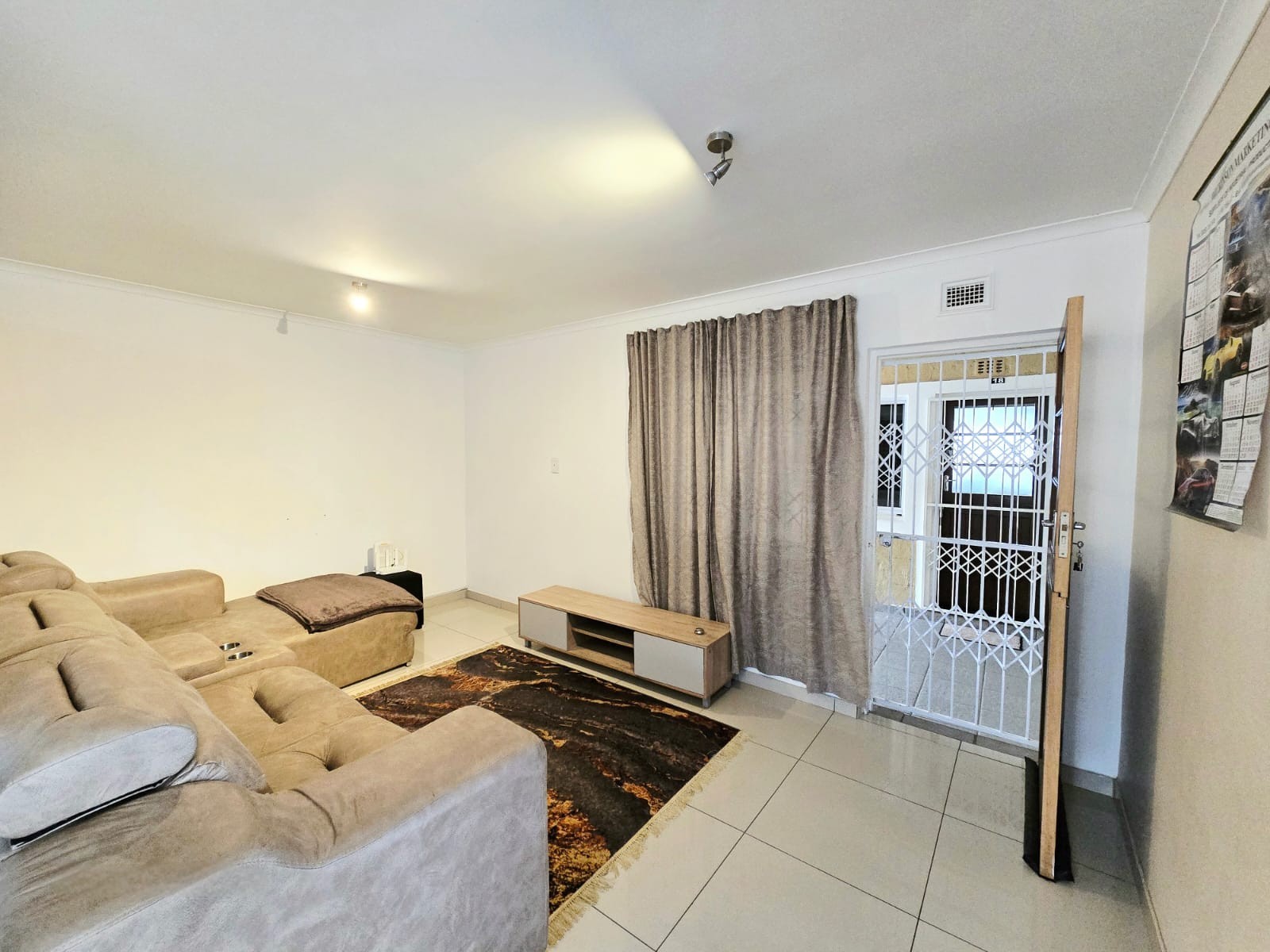 Apartment for rent in Dawncrest, Verulam, KwaZulu Natal