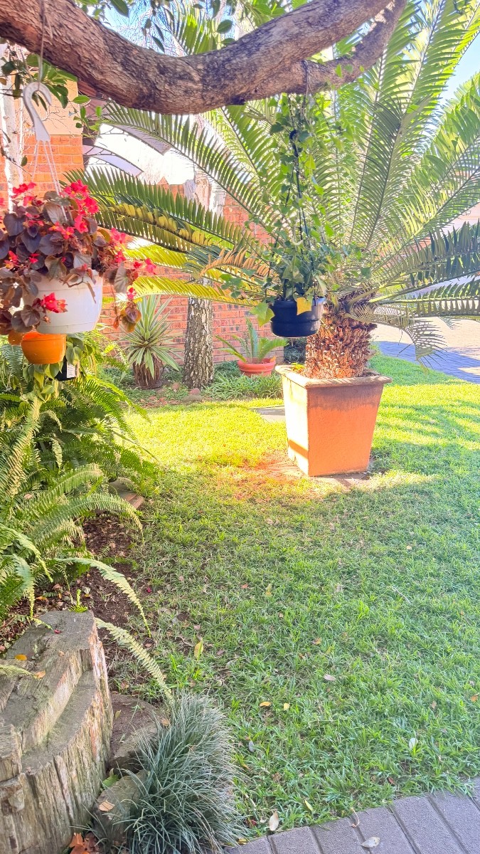 Townhouse For Sale in Schuinshoogte, Newcastle, KwaZulu Natal
