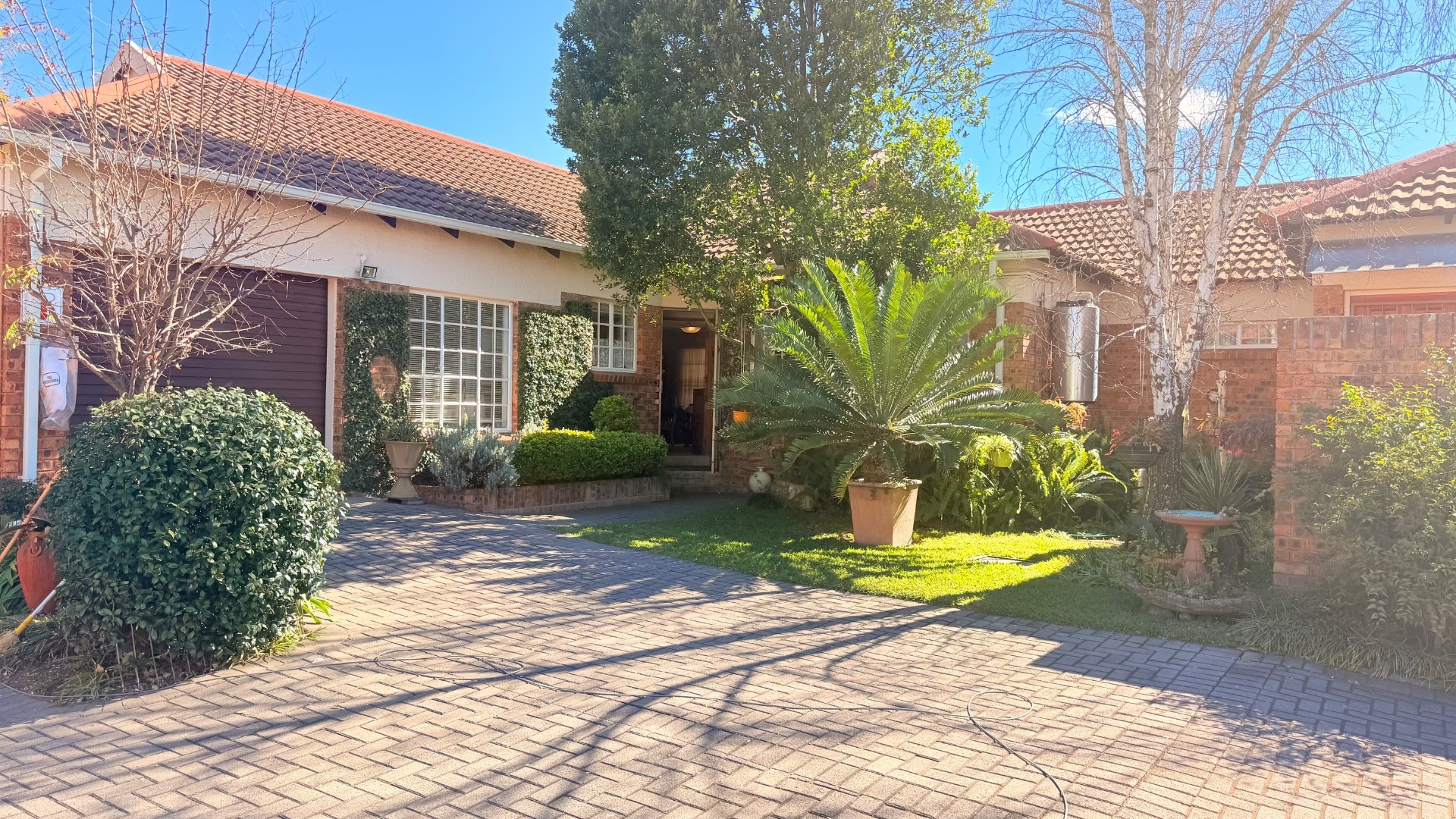Townhouse For Sale in Schuinshoogte, Newcastle, KwaZulu Natal