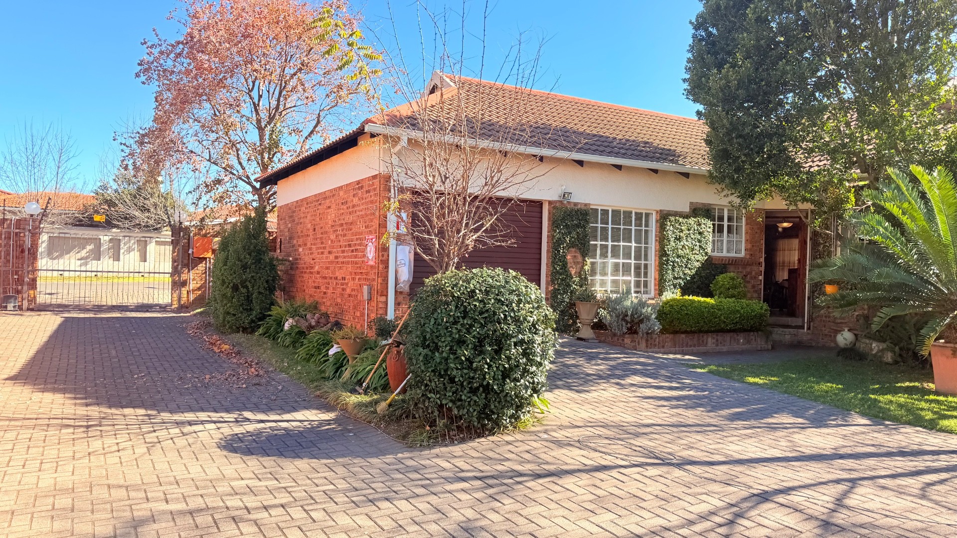 Townhouse For Sale in Schuinshoogte, Newcastle, KwaZulu Natal