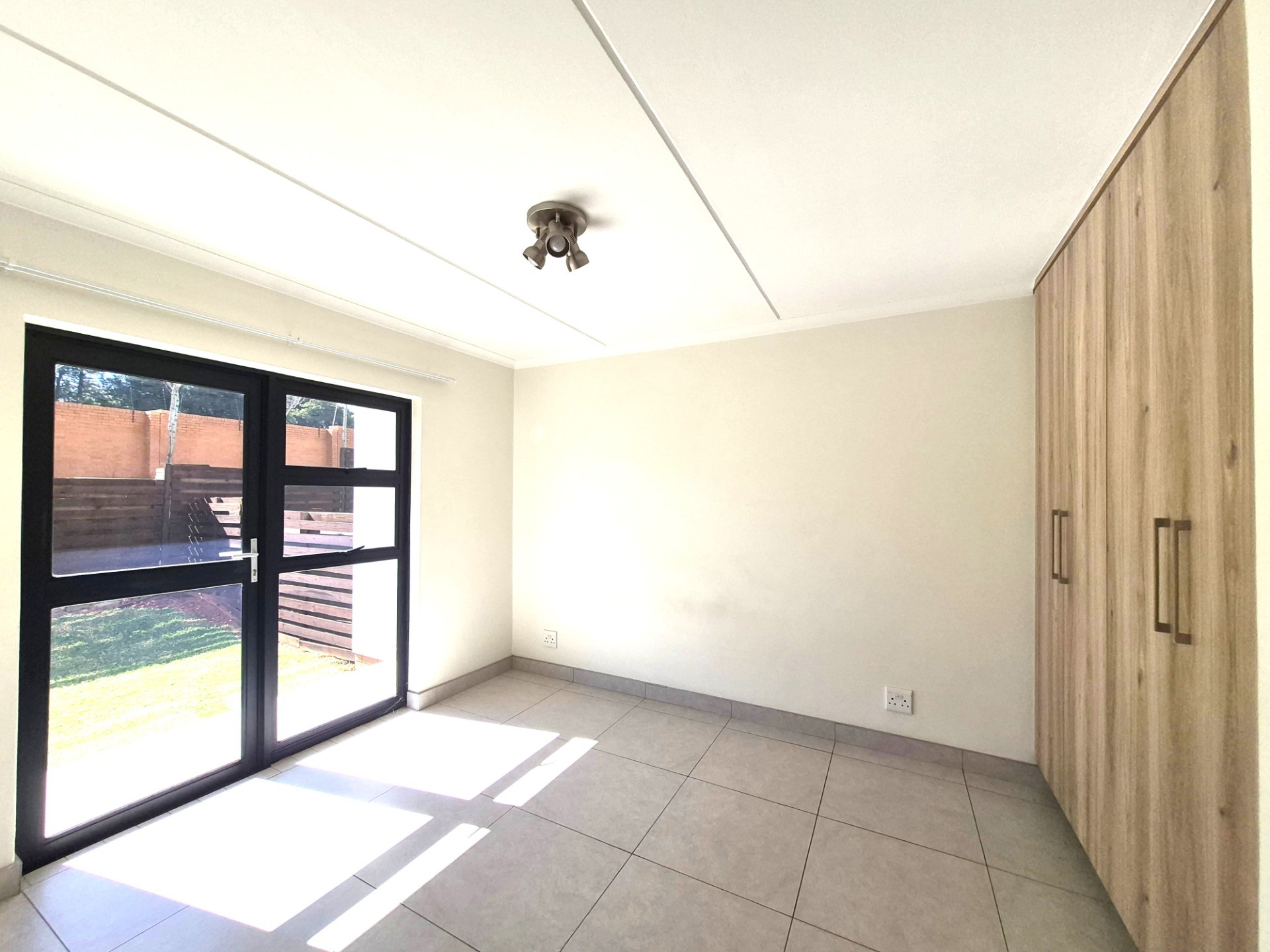 Modern Ground Floor Garden, Unit in Founders Hill