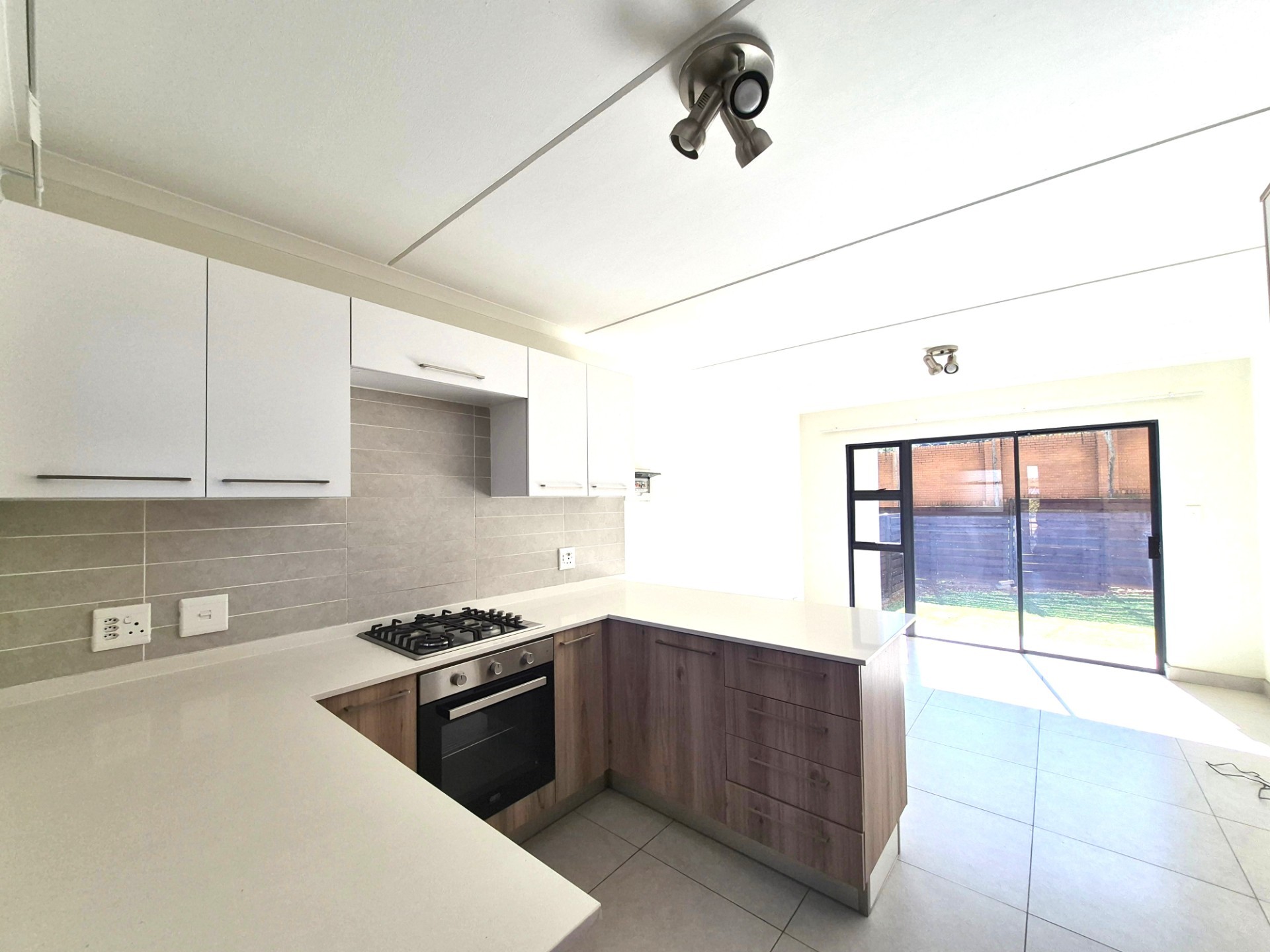 Modern Ground Floor Garden, Unit in Founders Hill