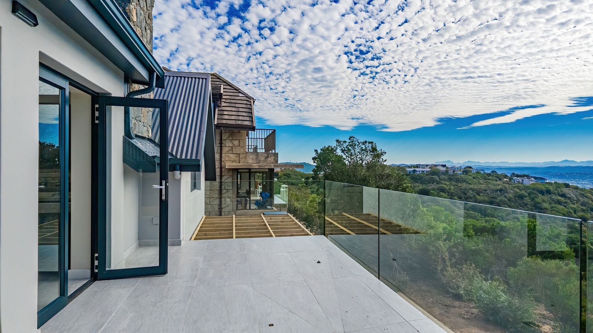 Newly-built home at Sextant Rd 5 Pezula Golf Estate