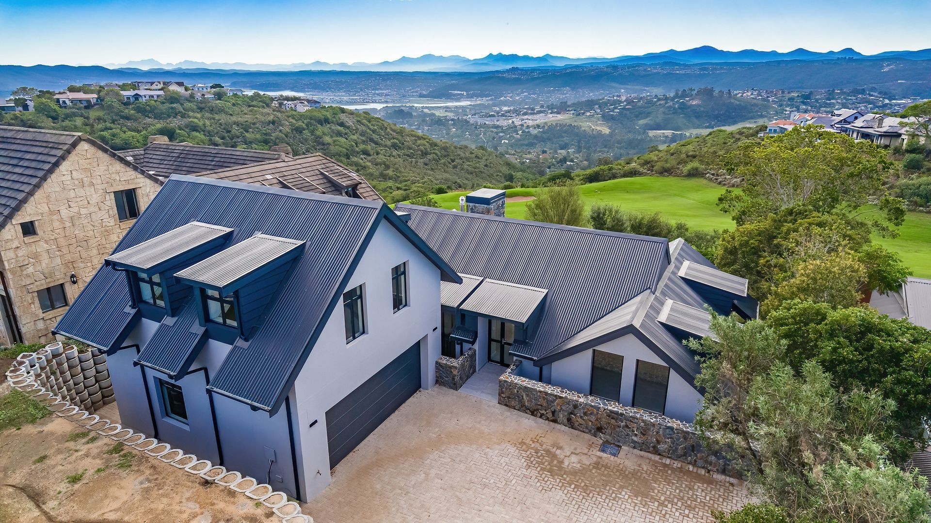 Newly-built home at Sextant Rd 5 Pezula Golf Estate