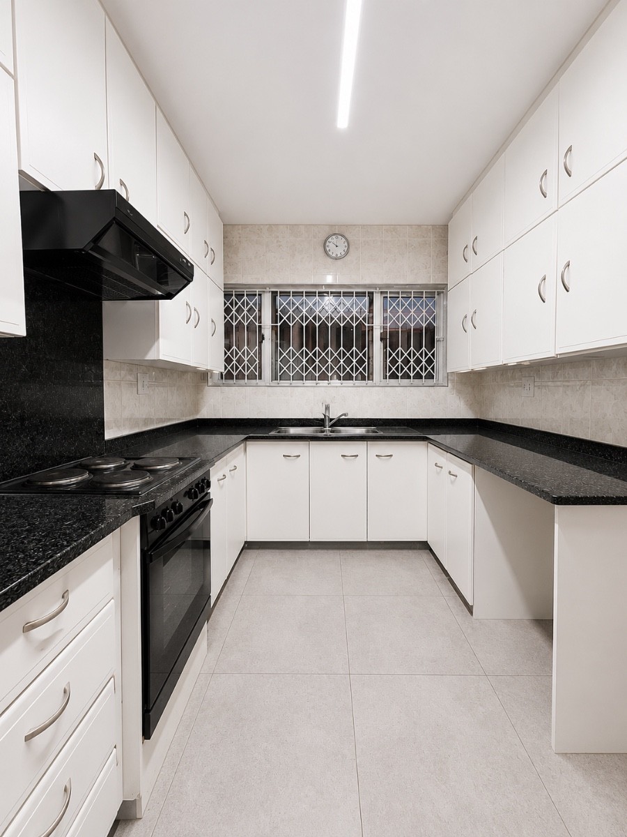 Stylish Duplex Living in a Prime Marine Drive Location