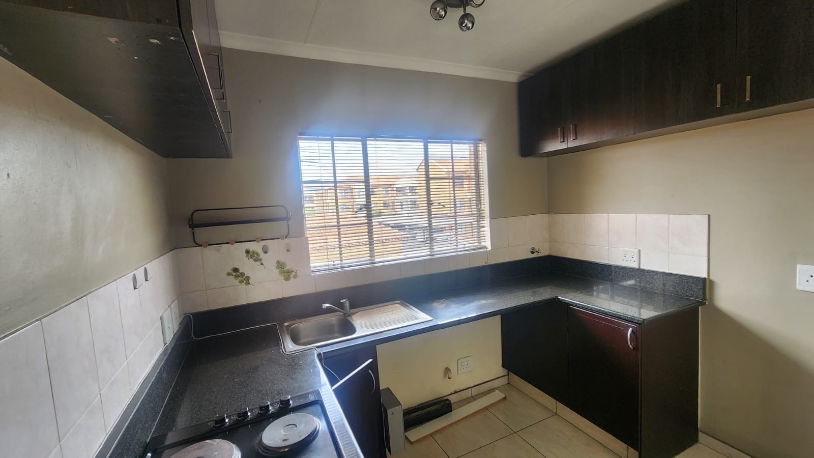 Stylish 2 Bedroom First Floor Apartment for Sale in Brentwood Park Benoni