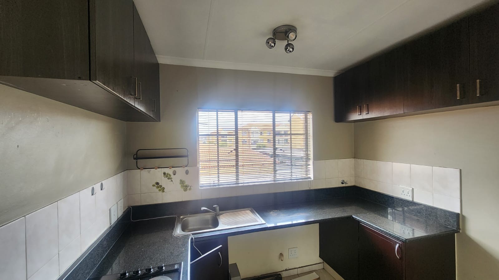 Stylish 2 Bedroom First Floor Apartment for Sale in Brentwood Park Benoni