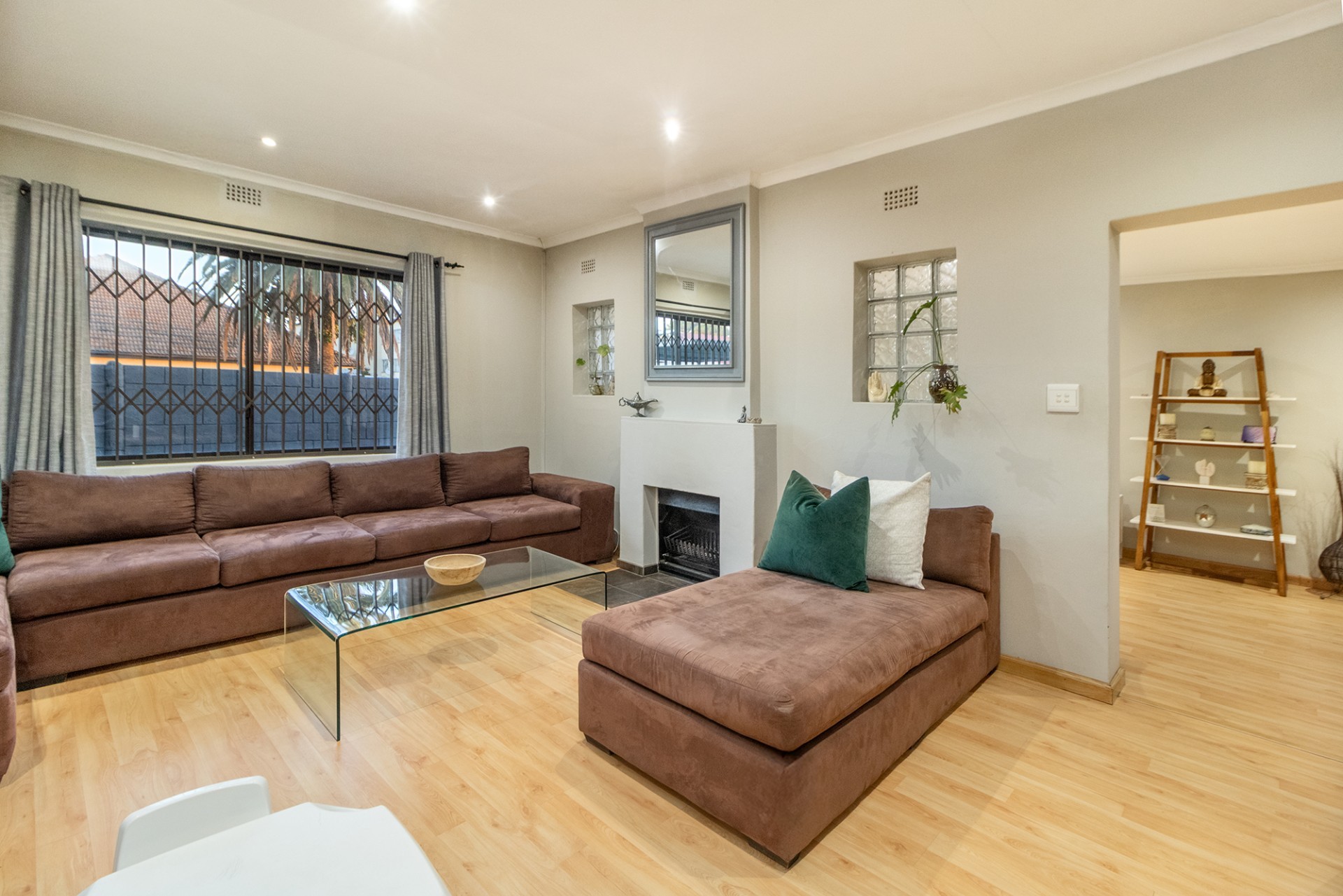 Exceptional 5 Bedroom Family Home with integrated Flatlet, Pool and Extensive Entertainment Areas