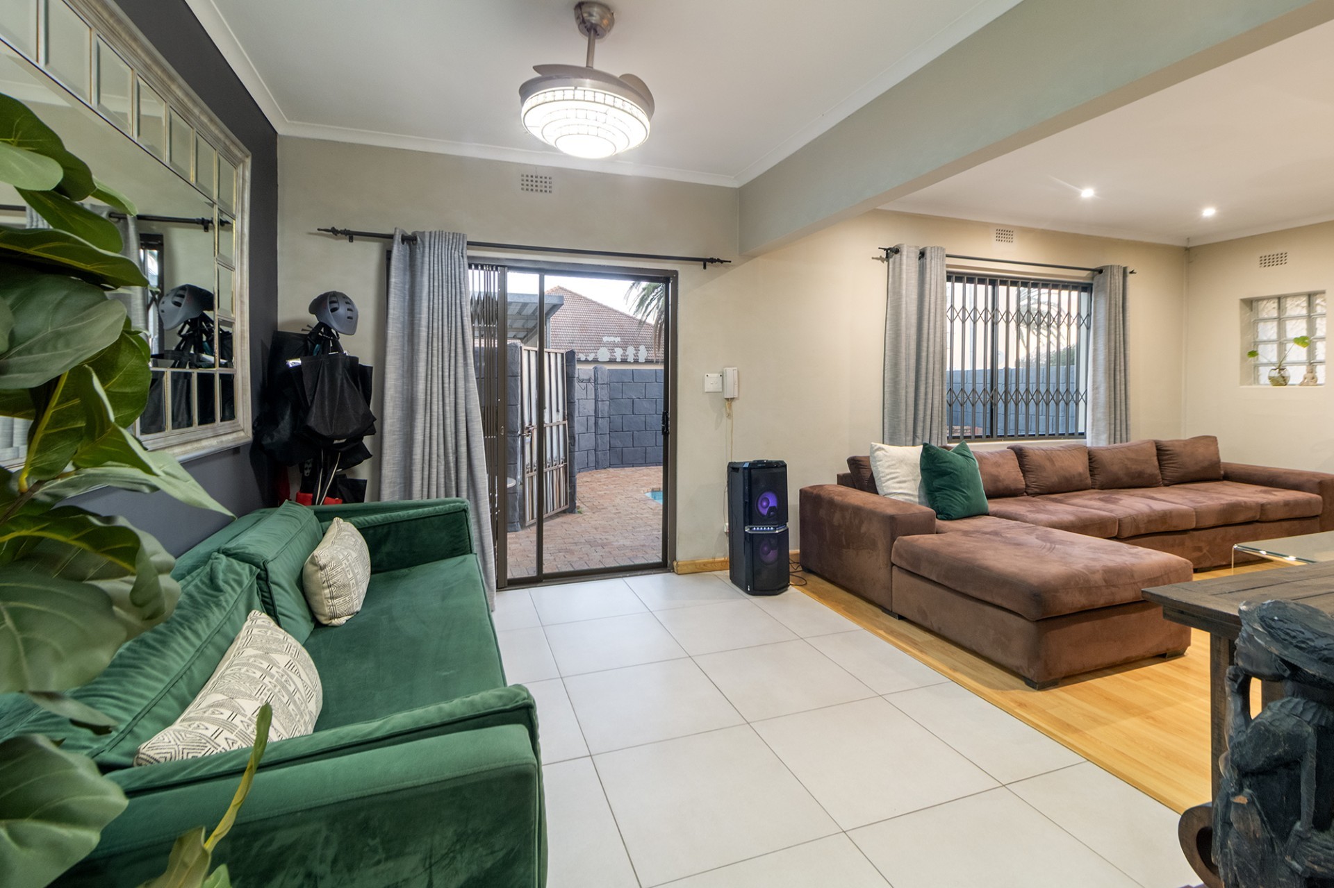 Exceptional 5 Bedroom Family Home with integrated Flatlet, Pool and Extensive Entertainment Areas