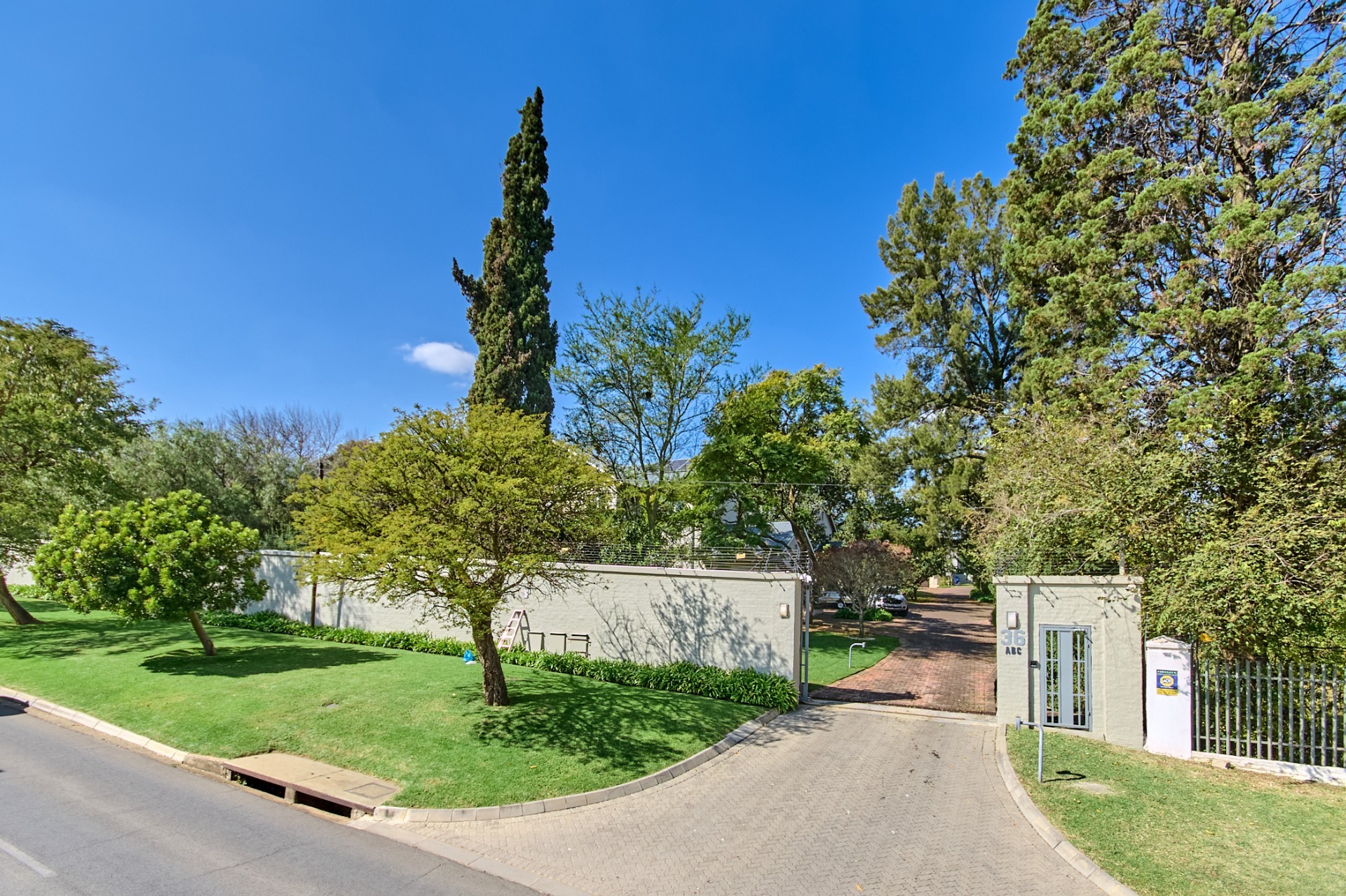 Luxury Family Residence in Prestigious Bryanston for Rental